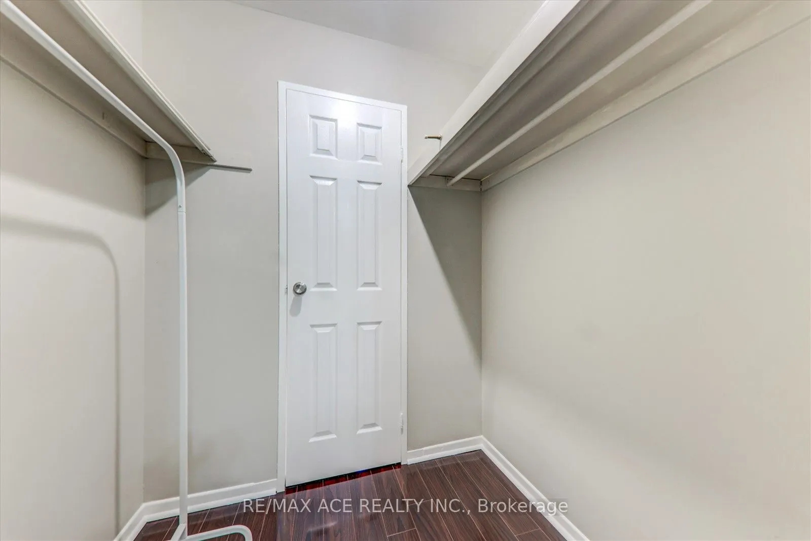 100 Mornelle Court, #2033