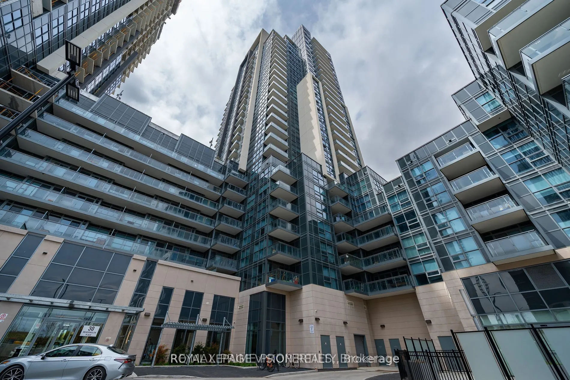 30 Meadowglen Place, #1904