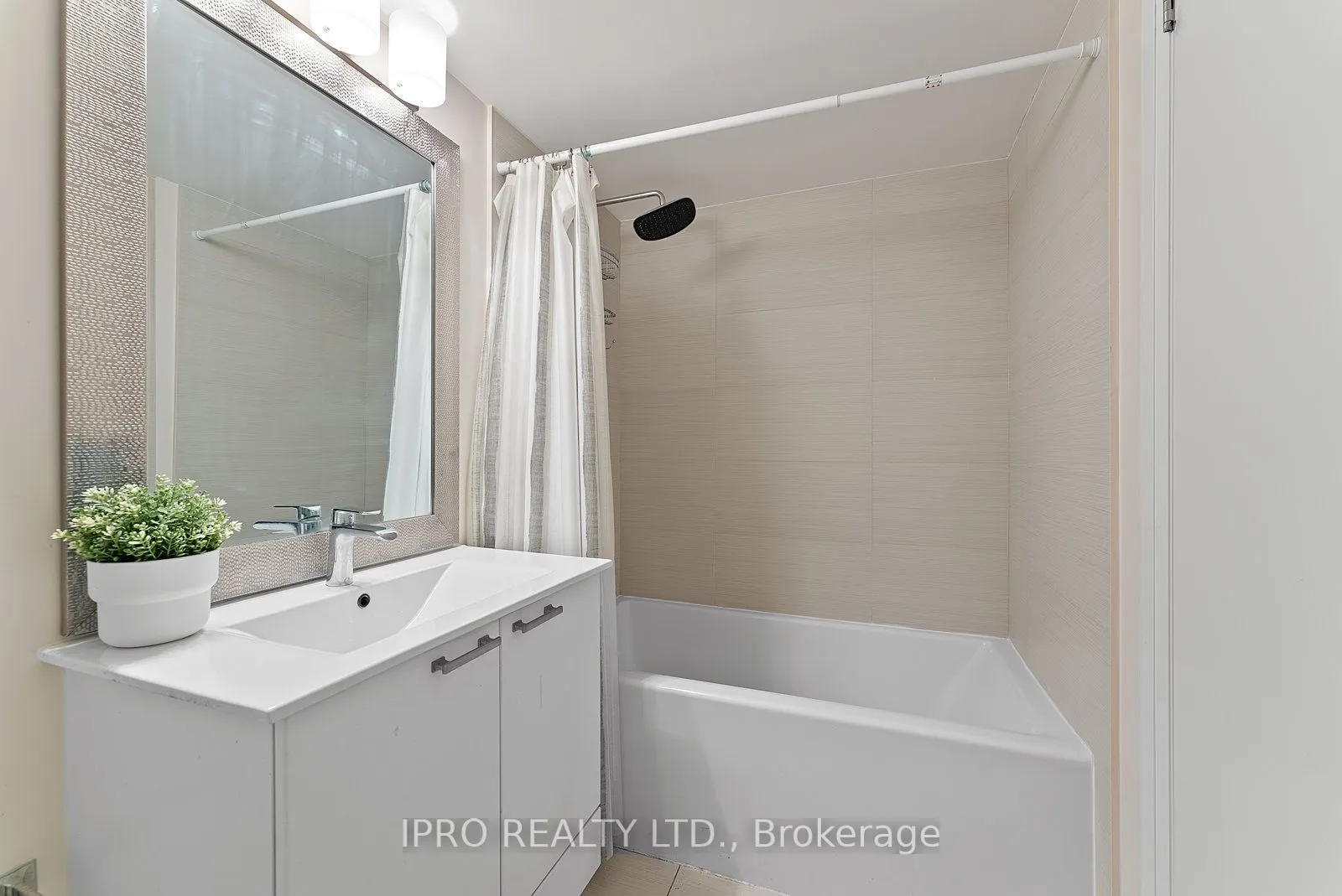 2150 Lawrence Avenue E, #1609