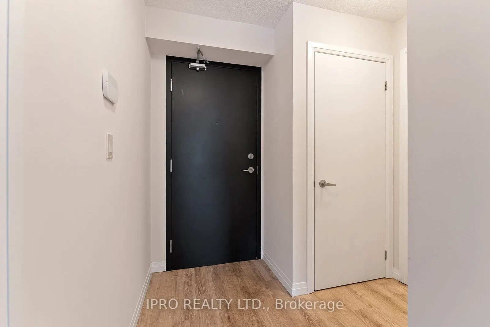 2150 Lawrence Avenue E, #1609
