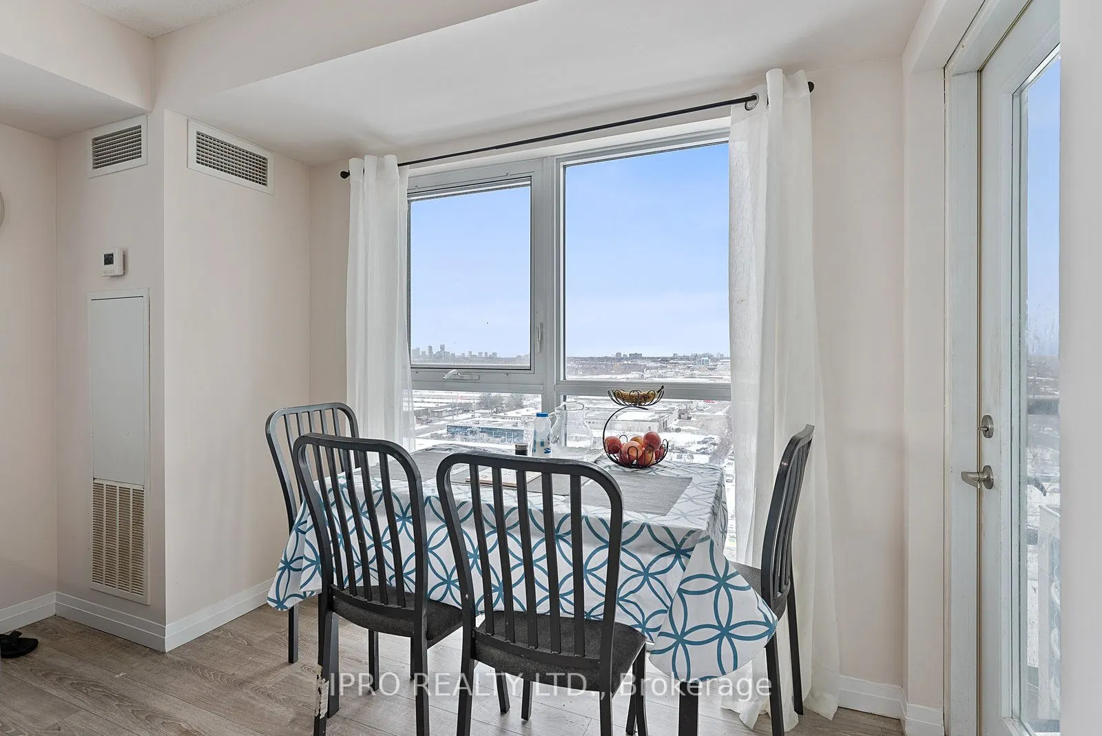 2150 Lawrence Avenue E, #1609