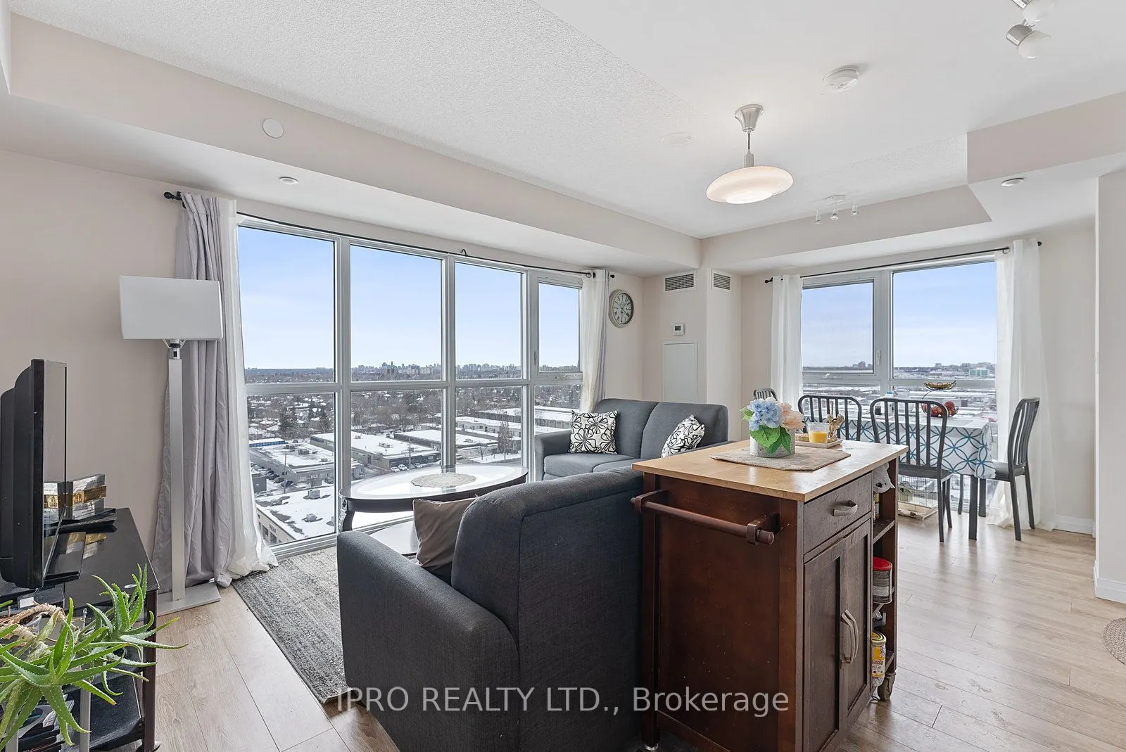 2150 Lawrence Avenue E, #1609