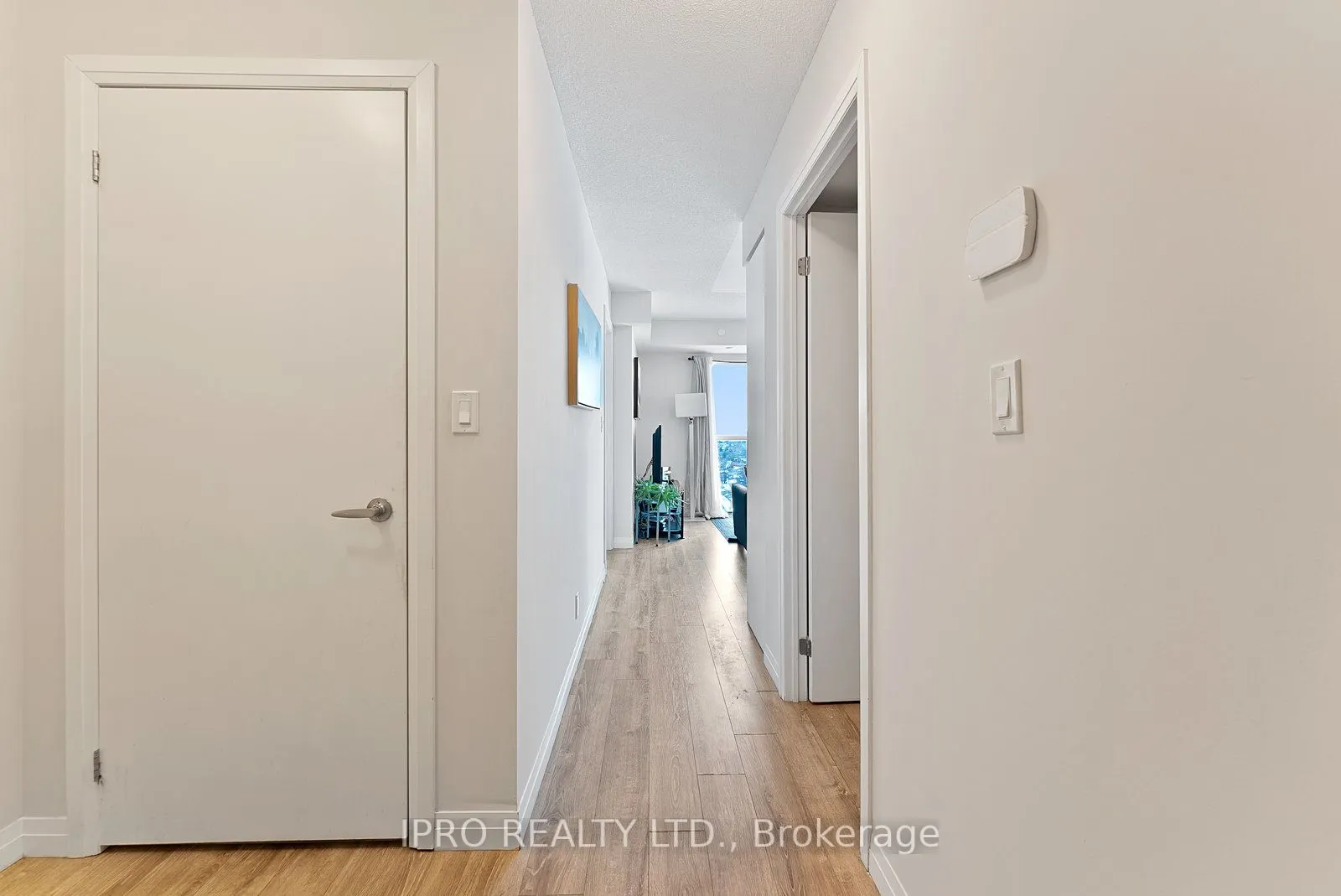 2150 Lawrence Avenue E, #1609