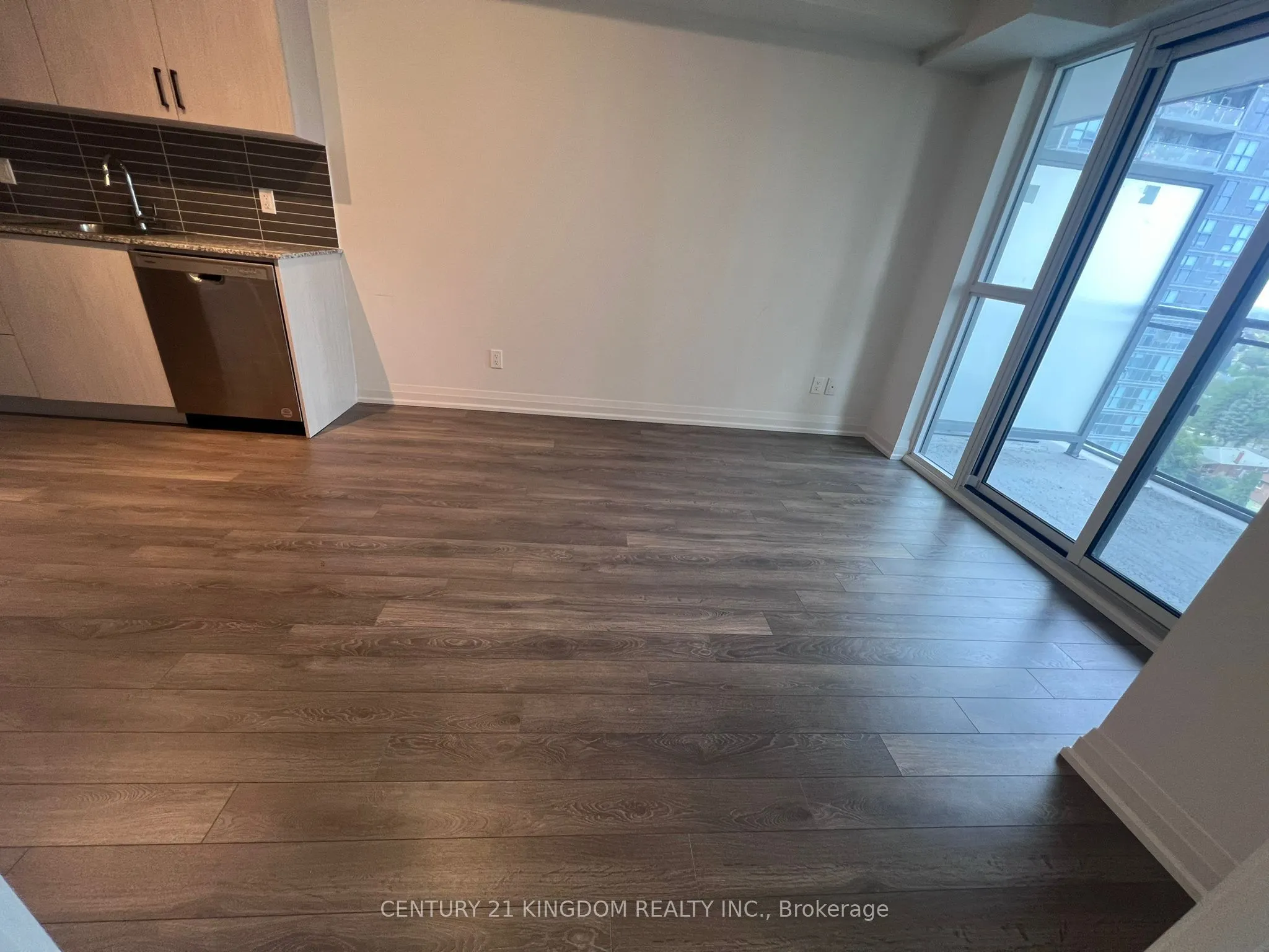 20 Meadowglen Place, #1003