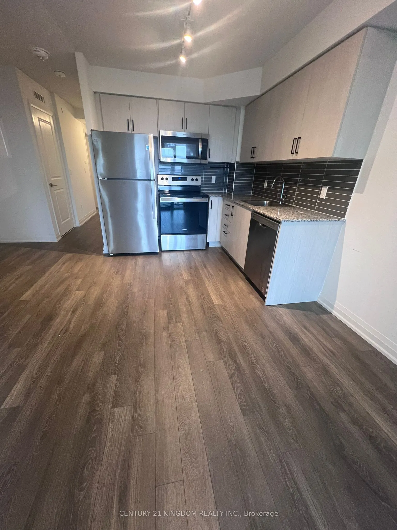 20 Meadowglen Place, #1003