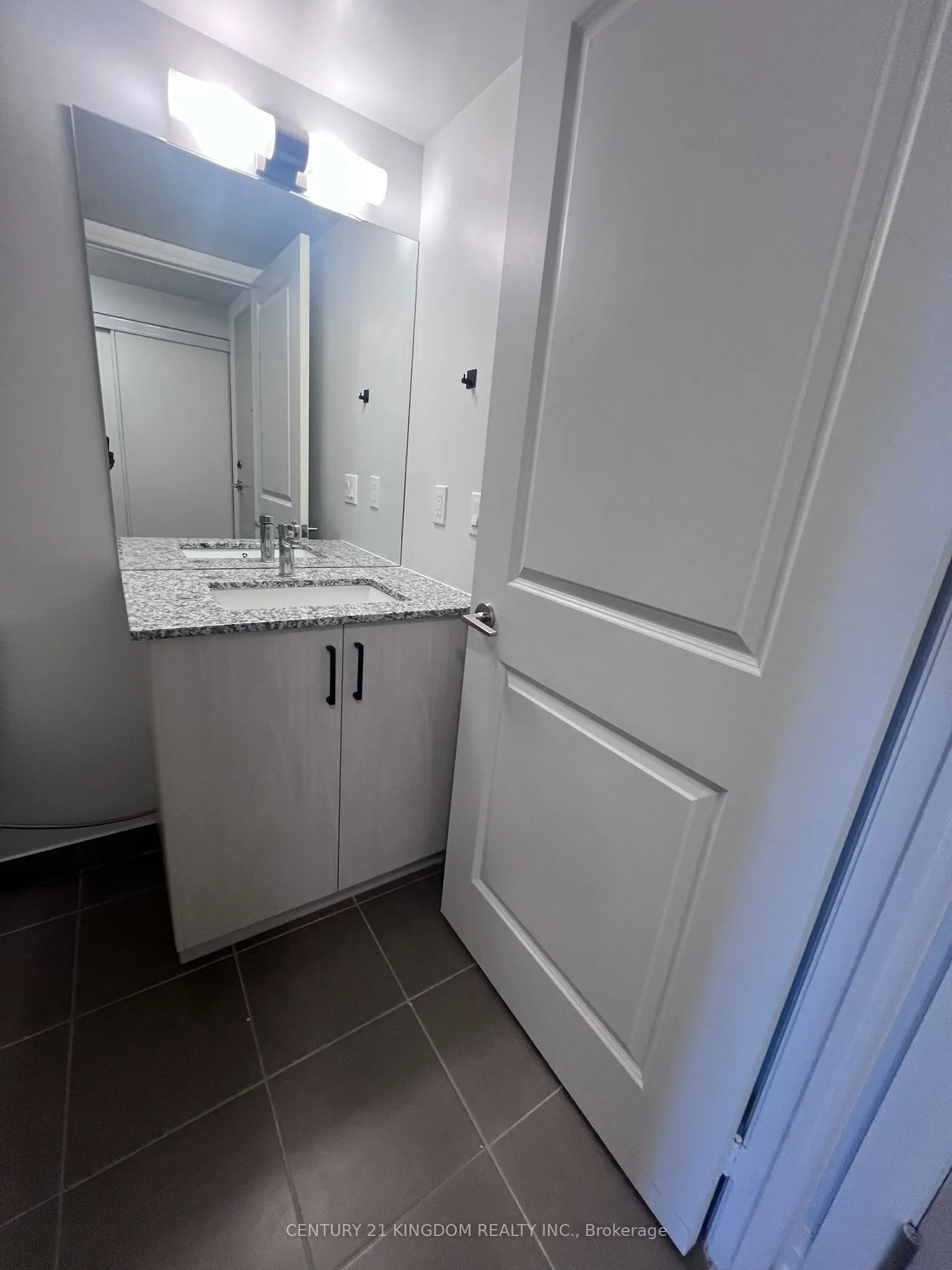 20 Meadowglen Place, #1003