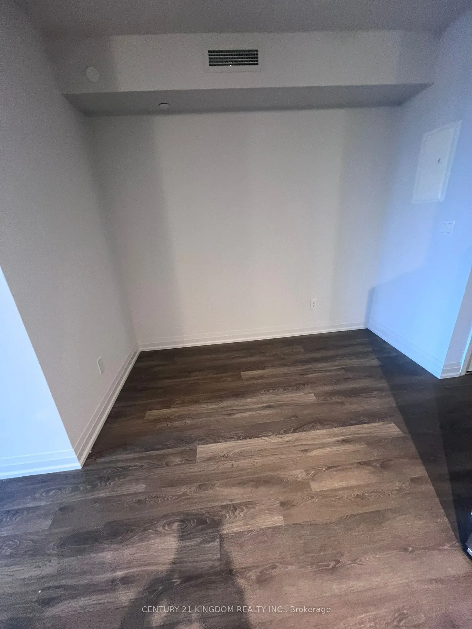 20 Meadowglen Place, #1003