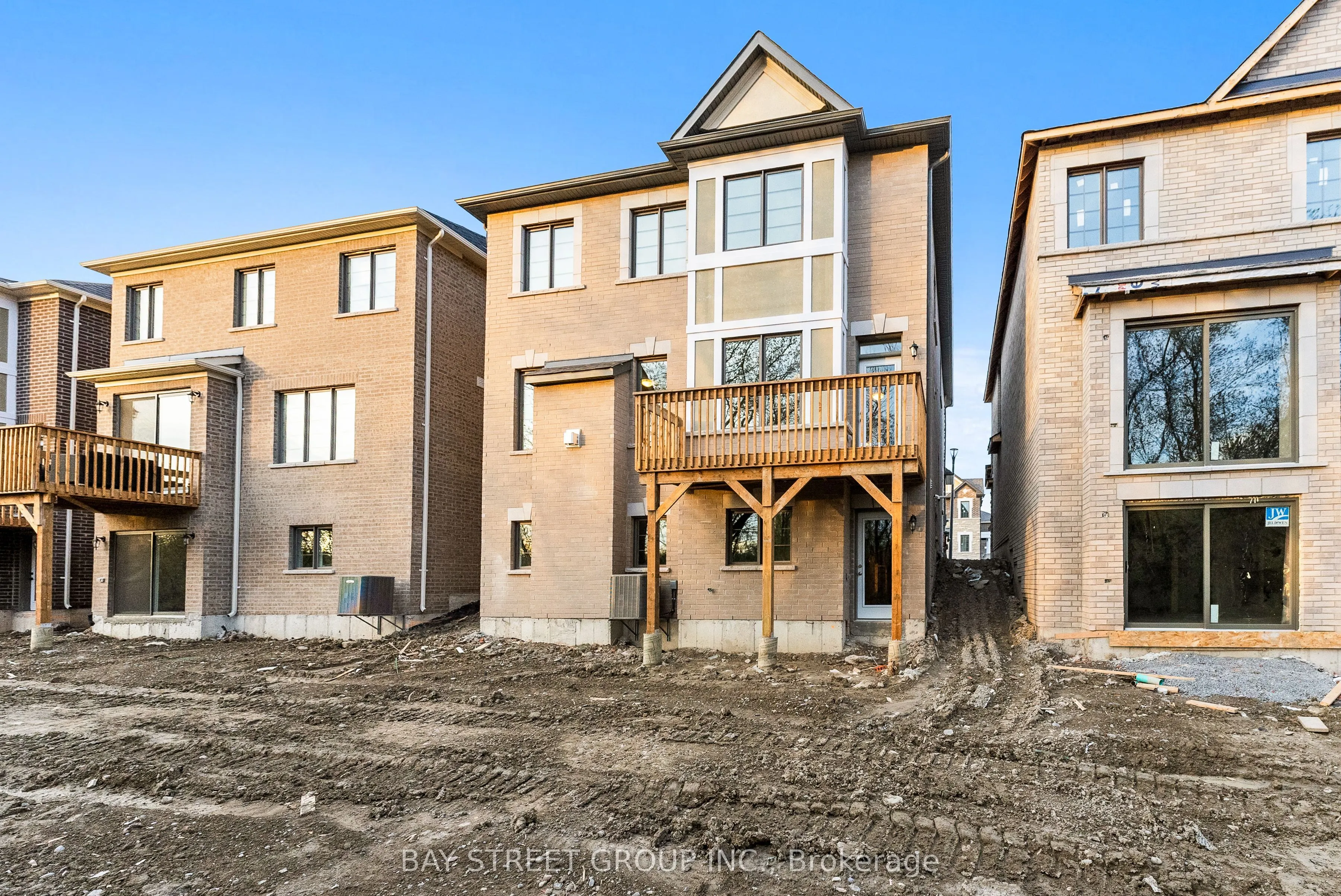 3316 Marchington Square