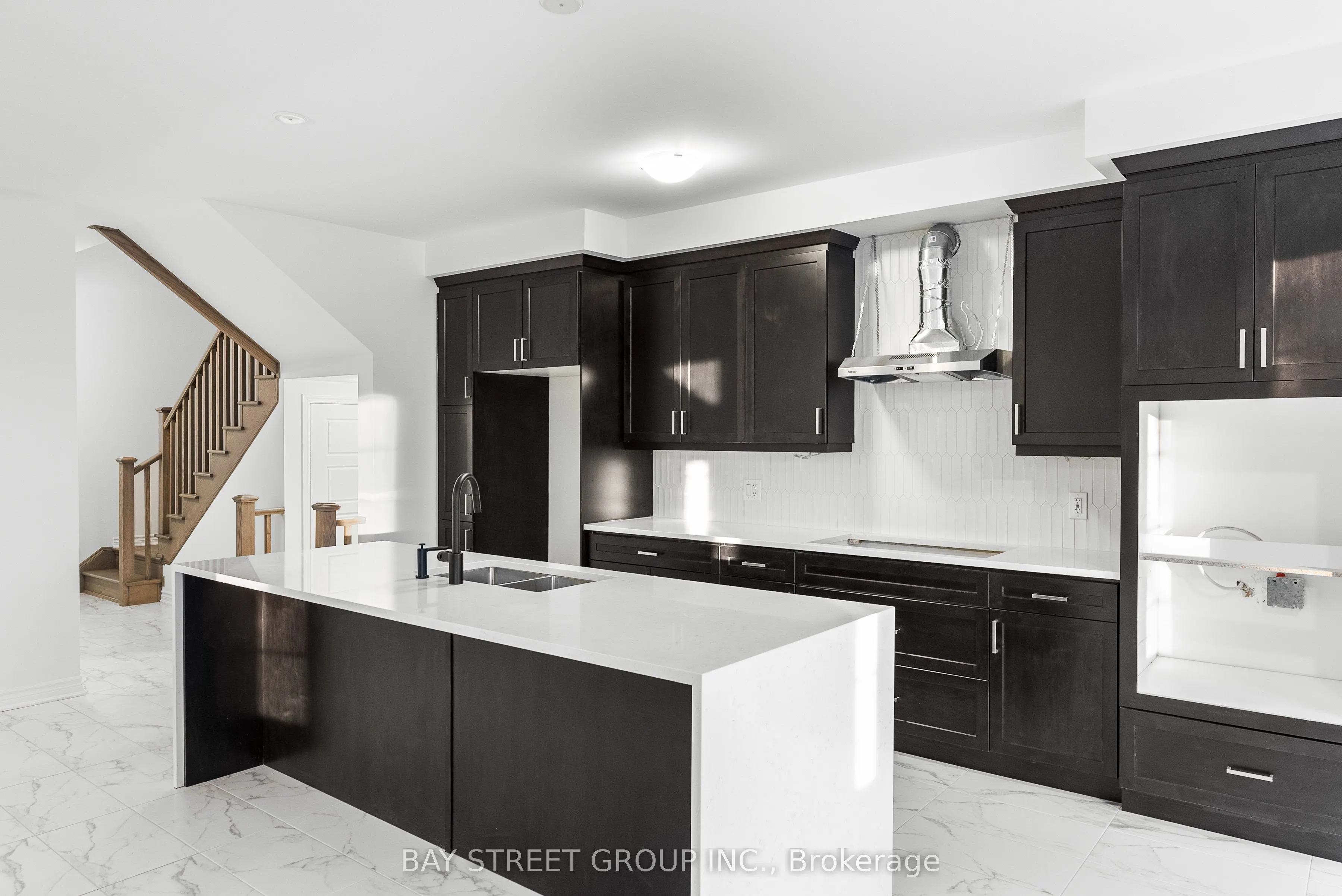3316 Marchington Square