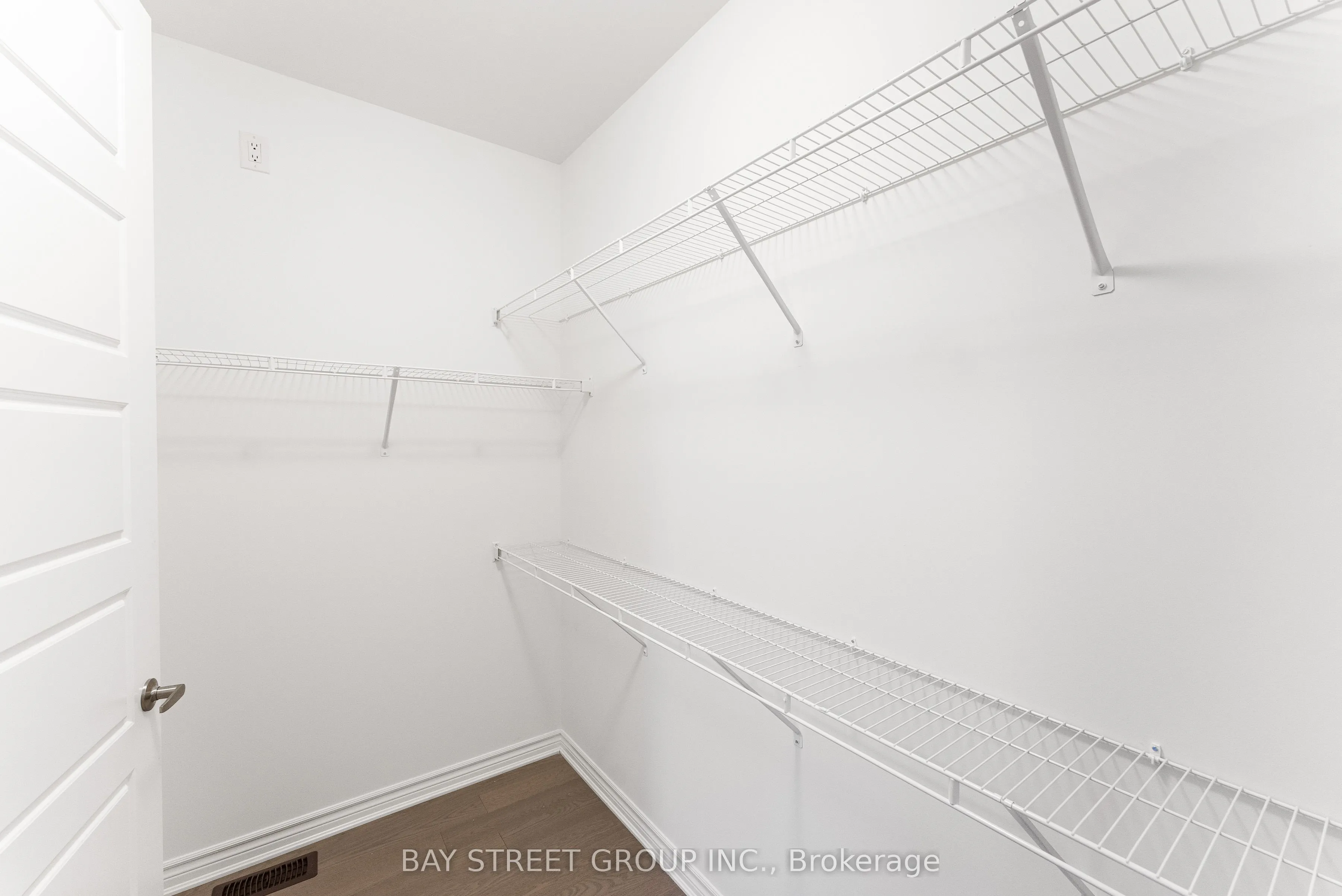 3316 Marchington Square