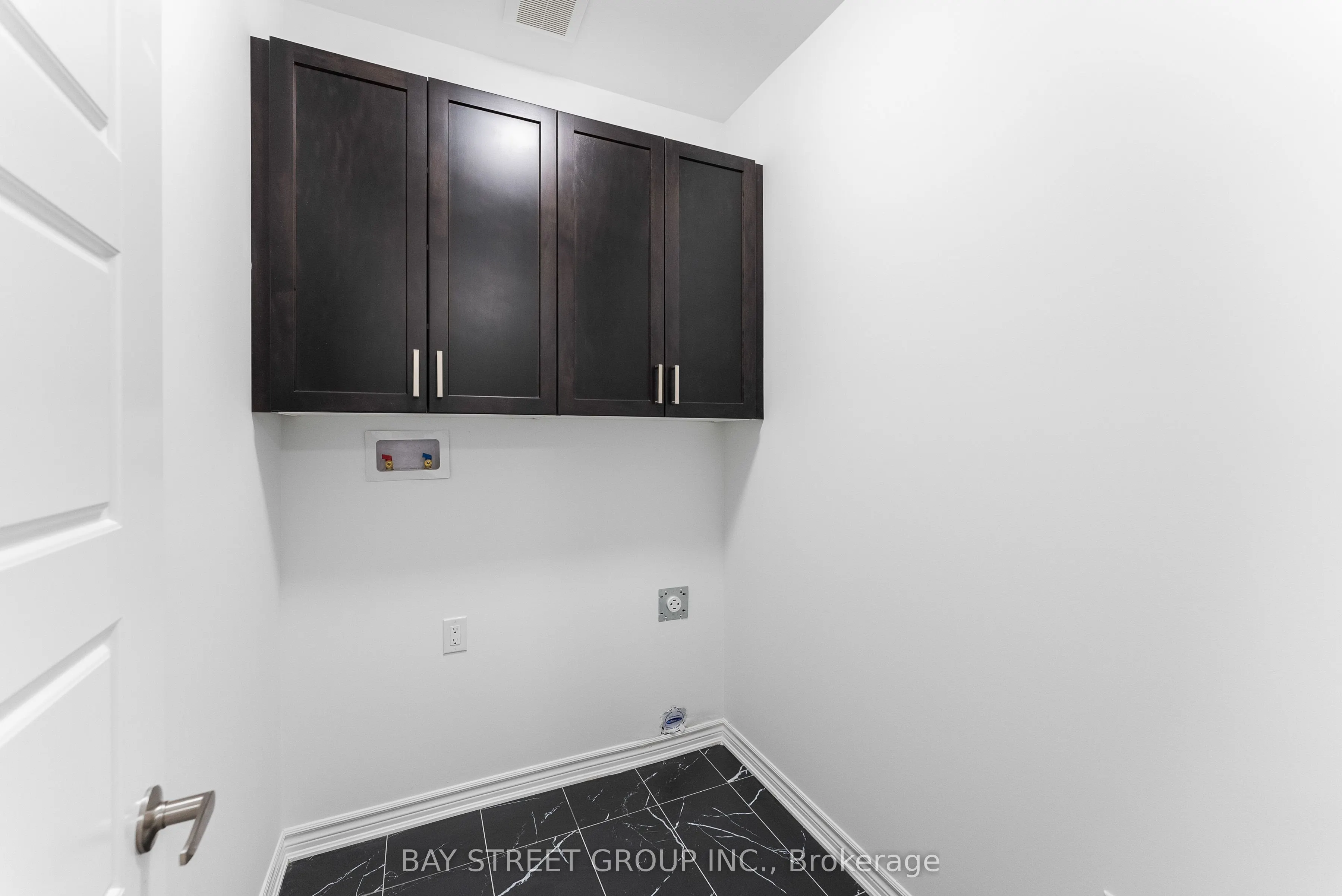 3316 Marchington Square