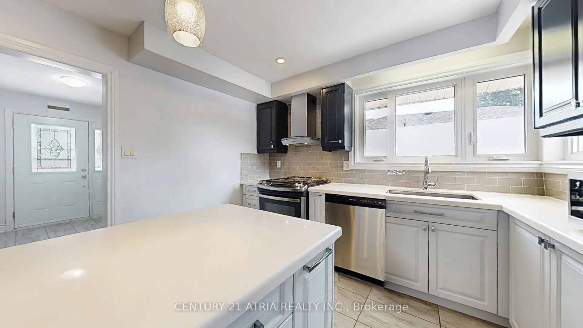 82 Clementine Square