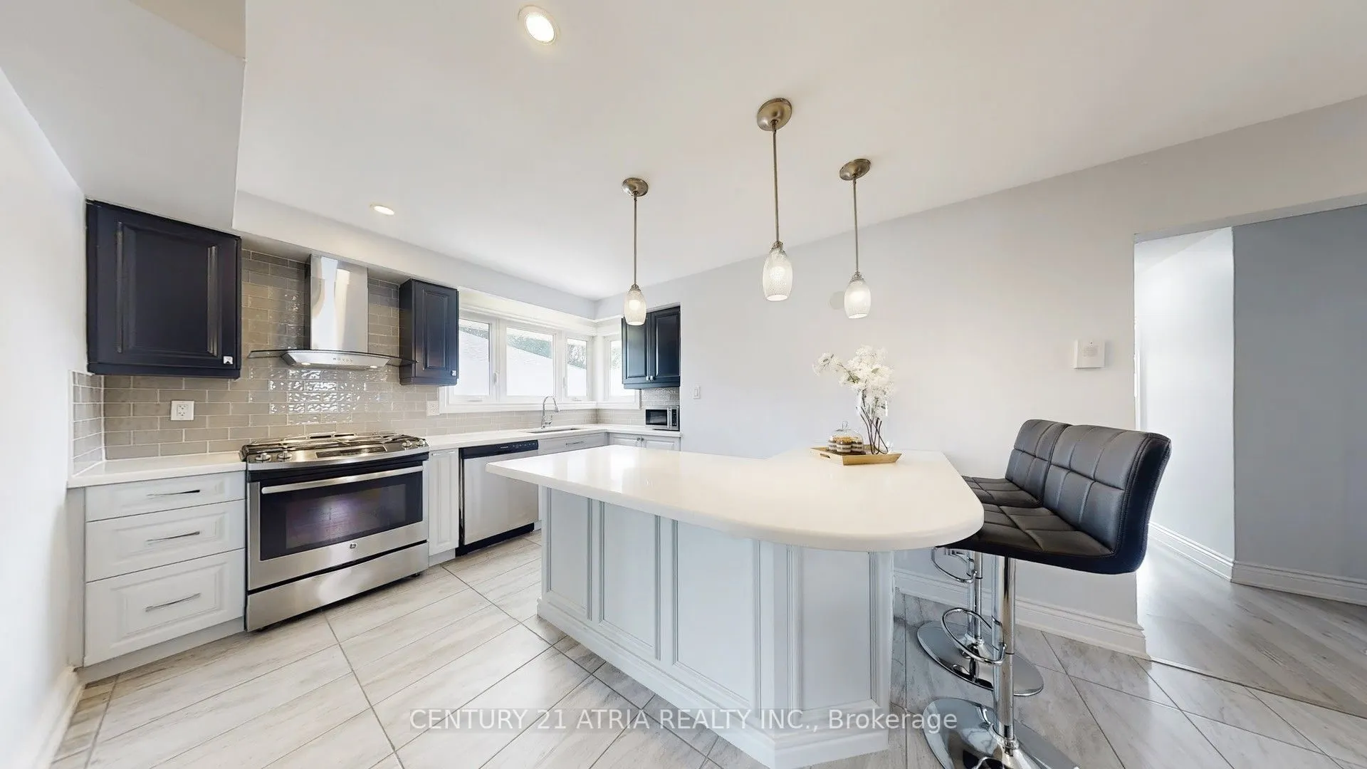 82 Clementine Square