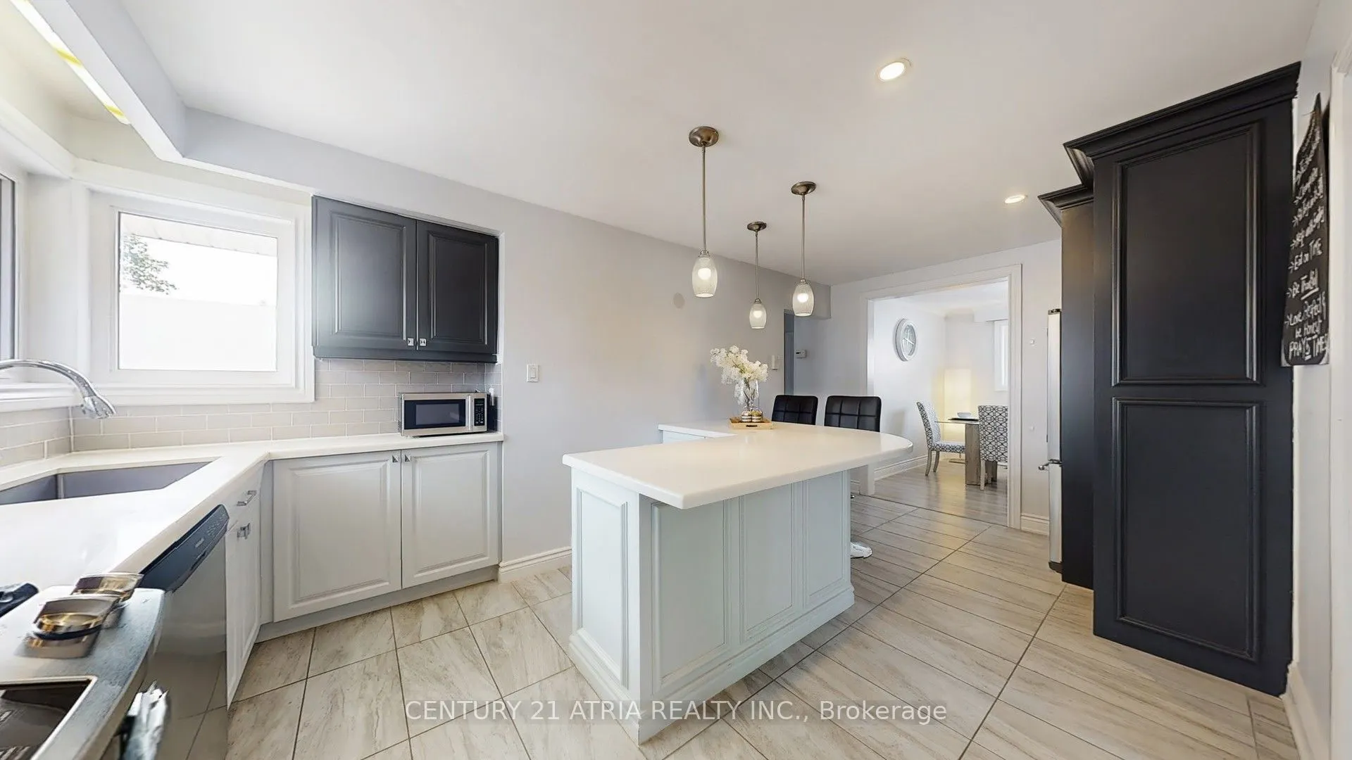 82 Clementine Square