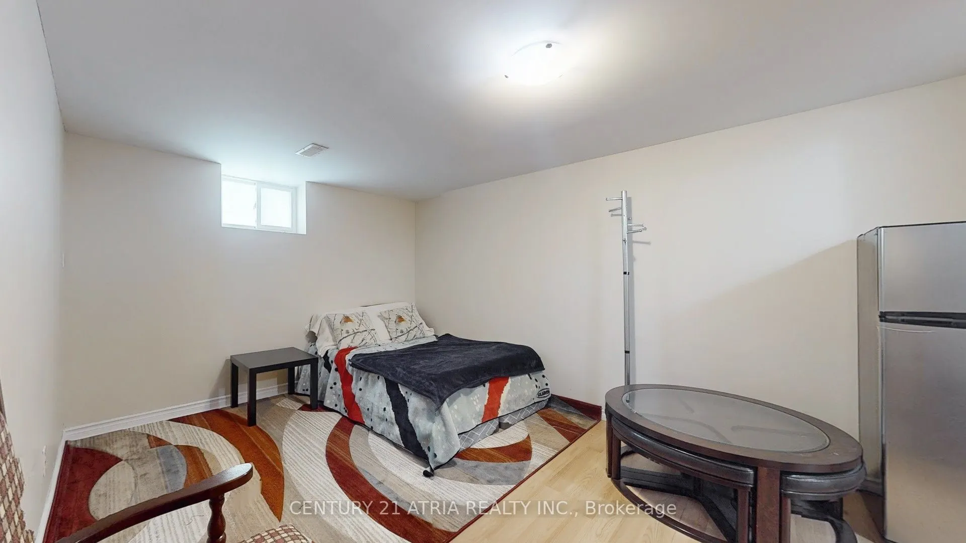 82 Clementine Square