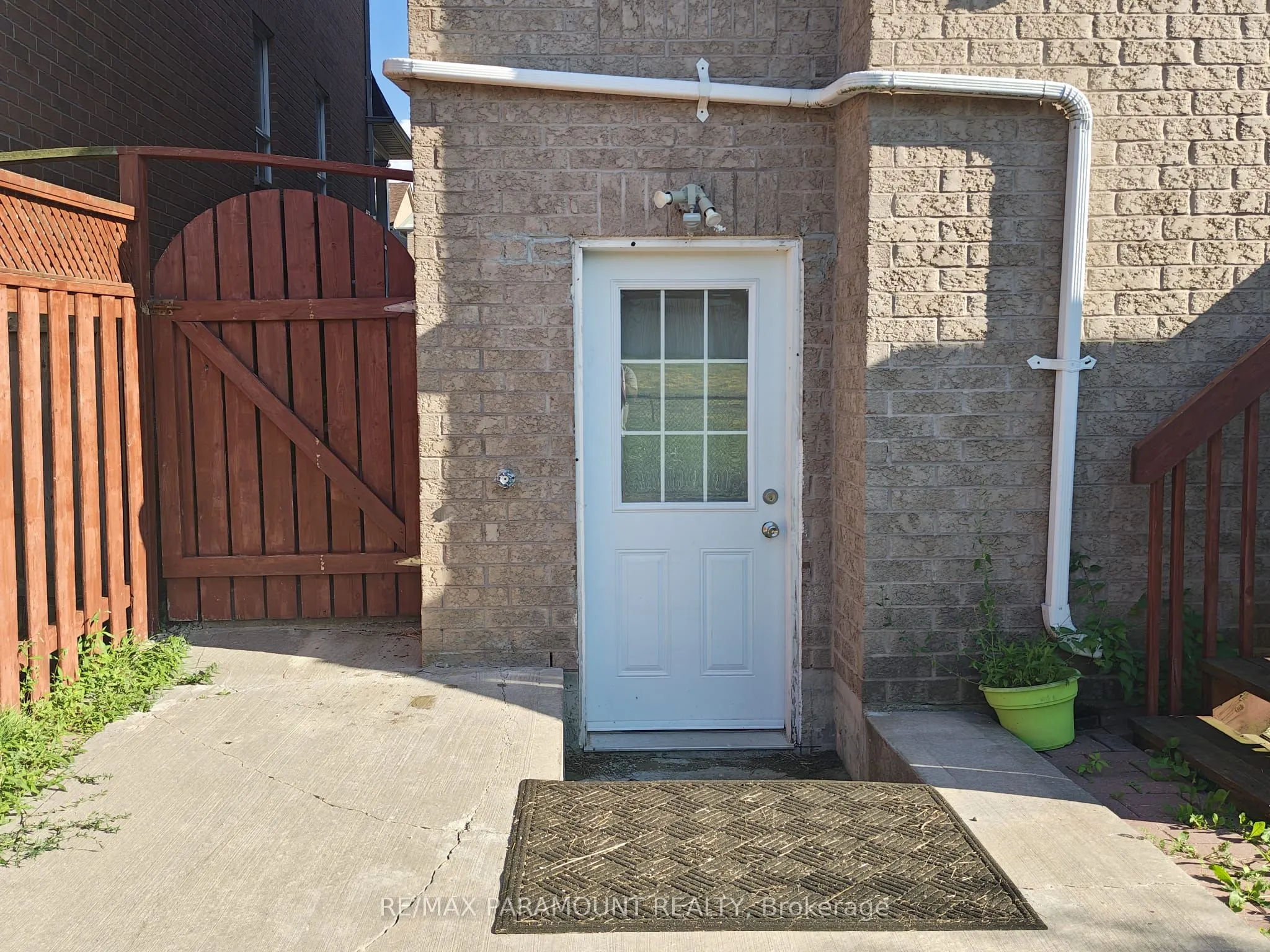 56 Oceanpearl Crescent, #Basement