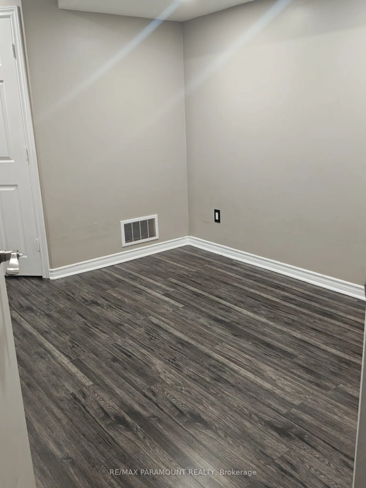 56 Oceanpearl Crescent, #Basement
