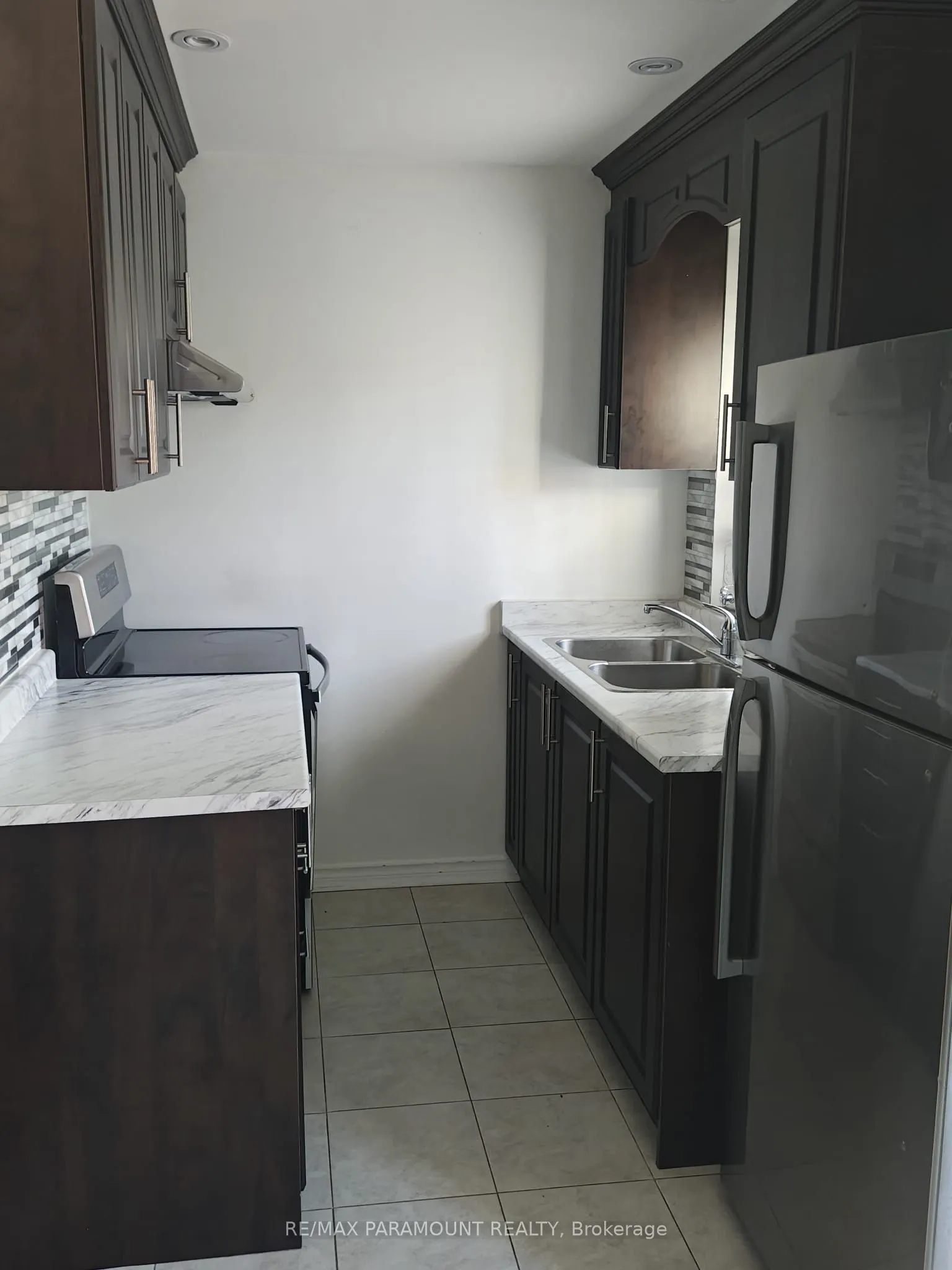 56 Oceanpearl Crescent, #Basement