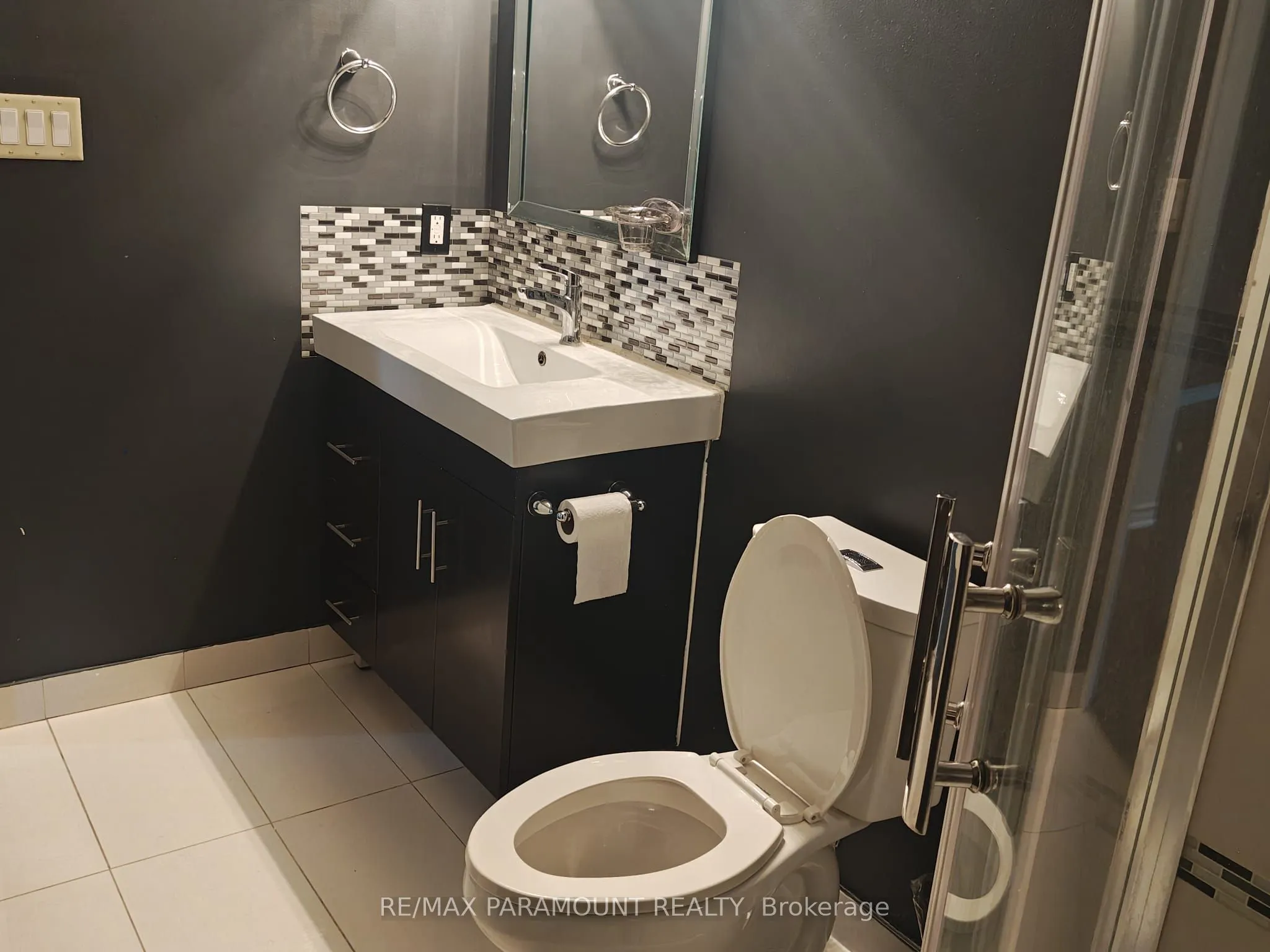 56 Oceanpearl Crescent, #Basement