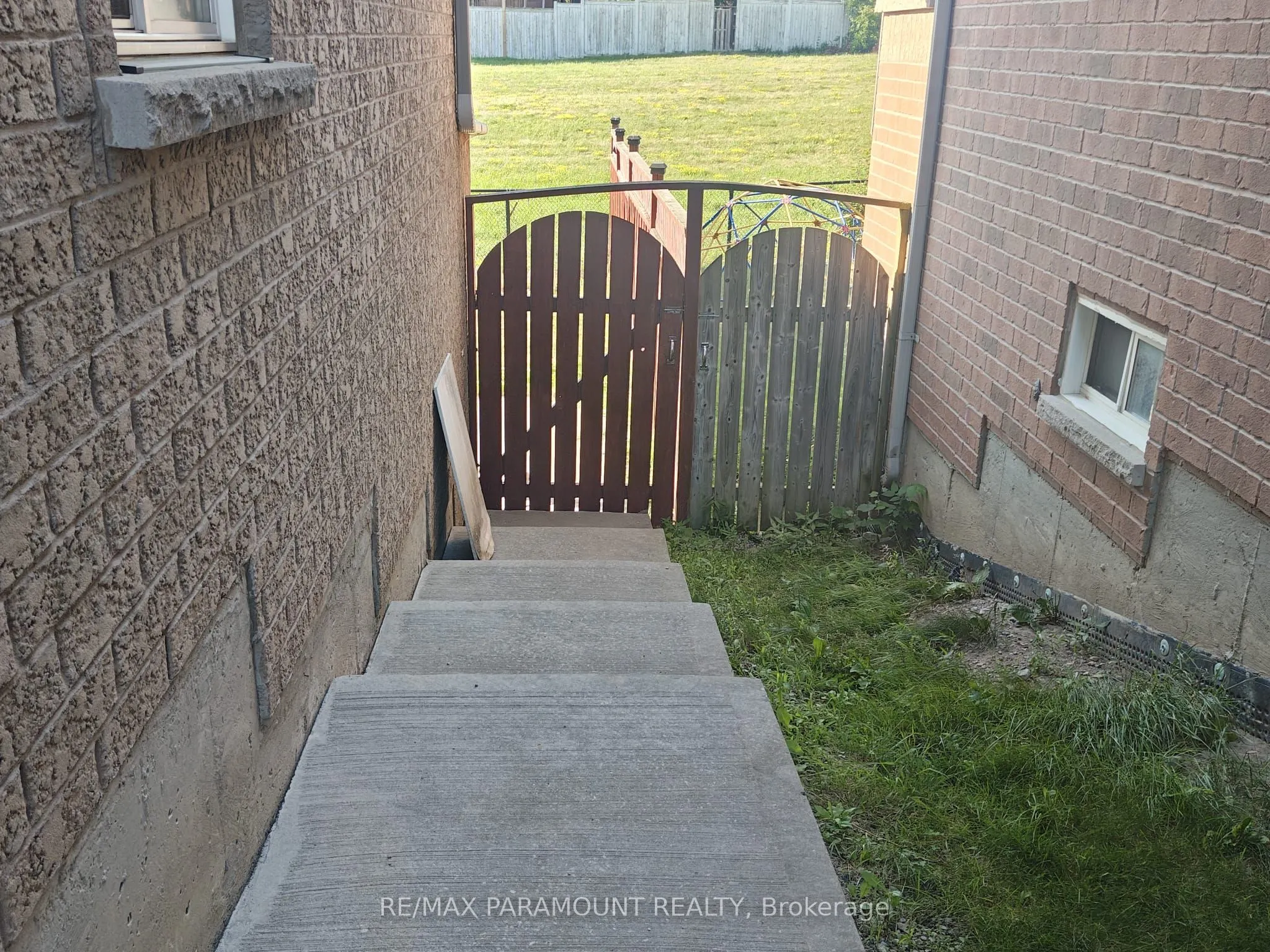 56 Oceanpearl Crescent, #Basement