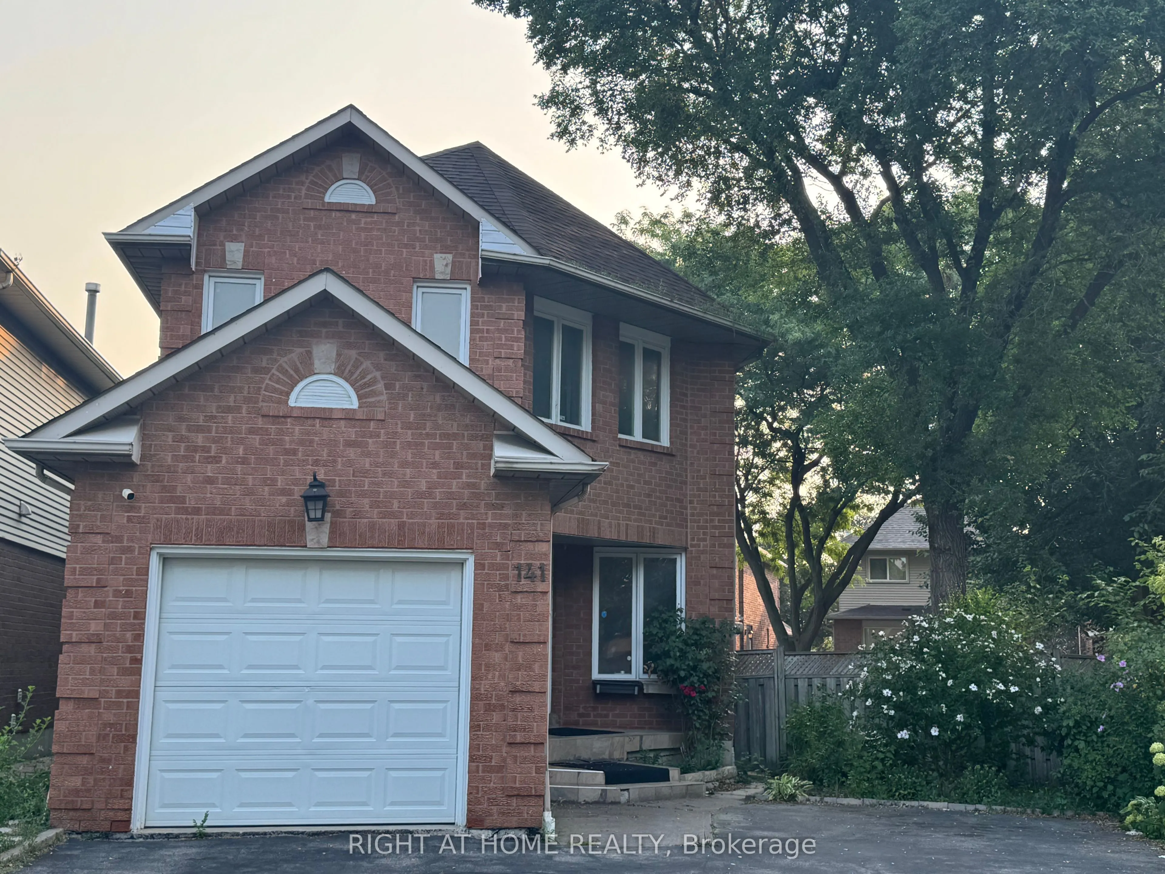 141 Sandown Avenue E