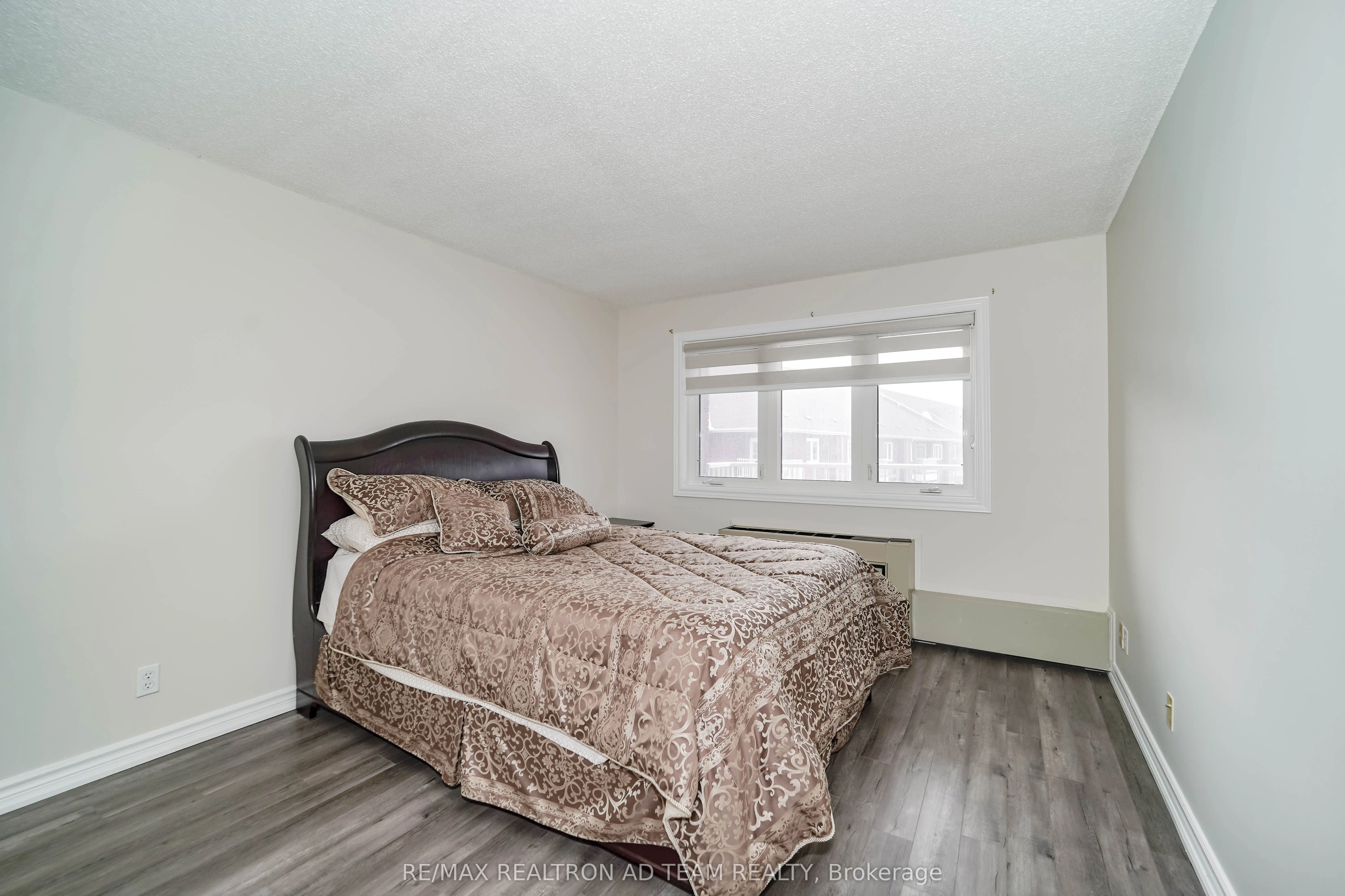 189 Lake Driveway W, #409