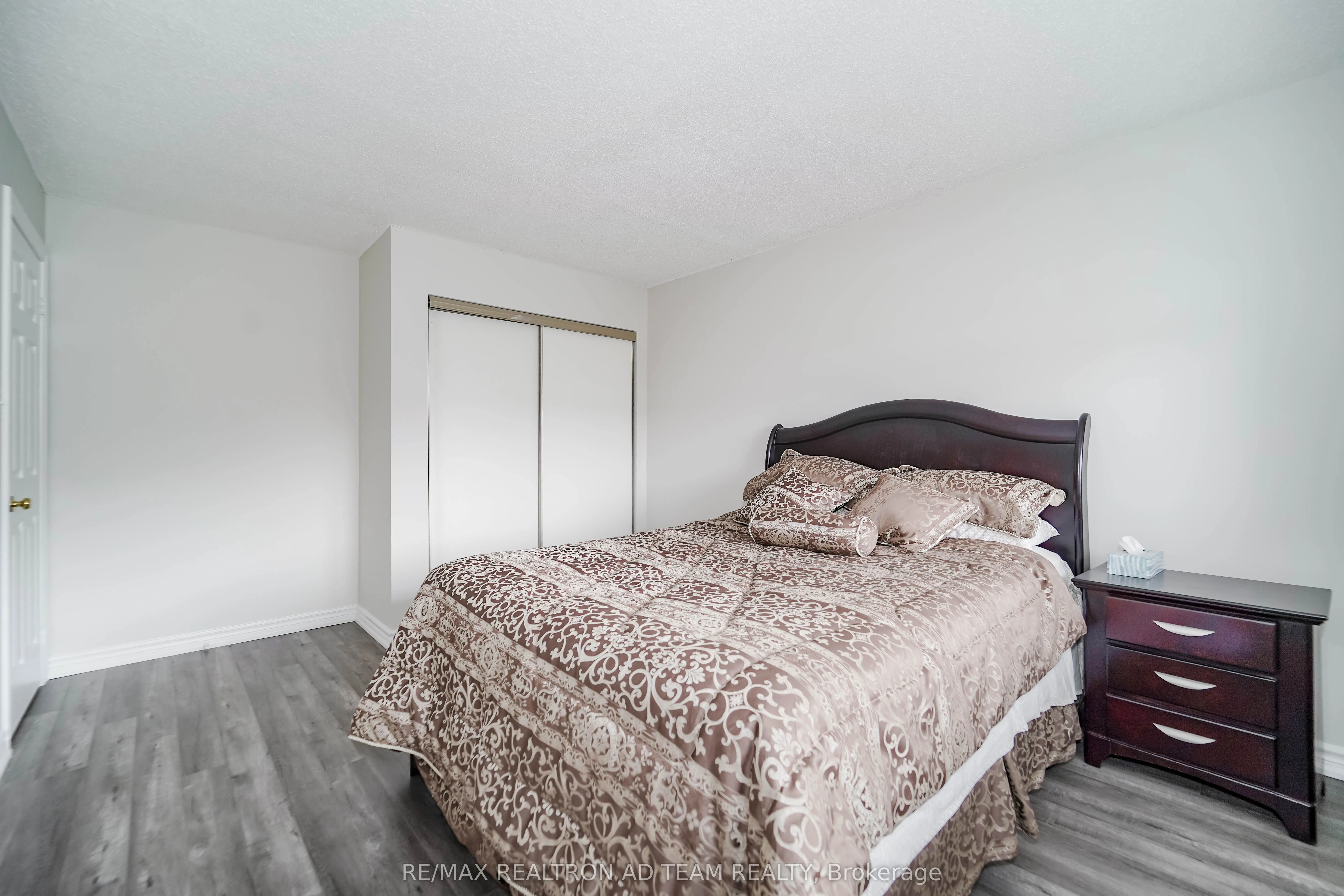 189 Lake Driveway W, #409