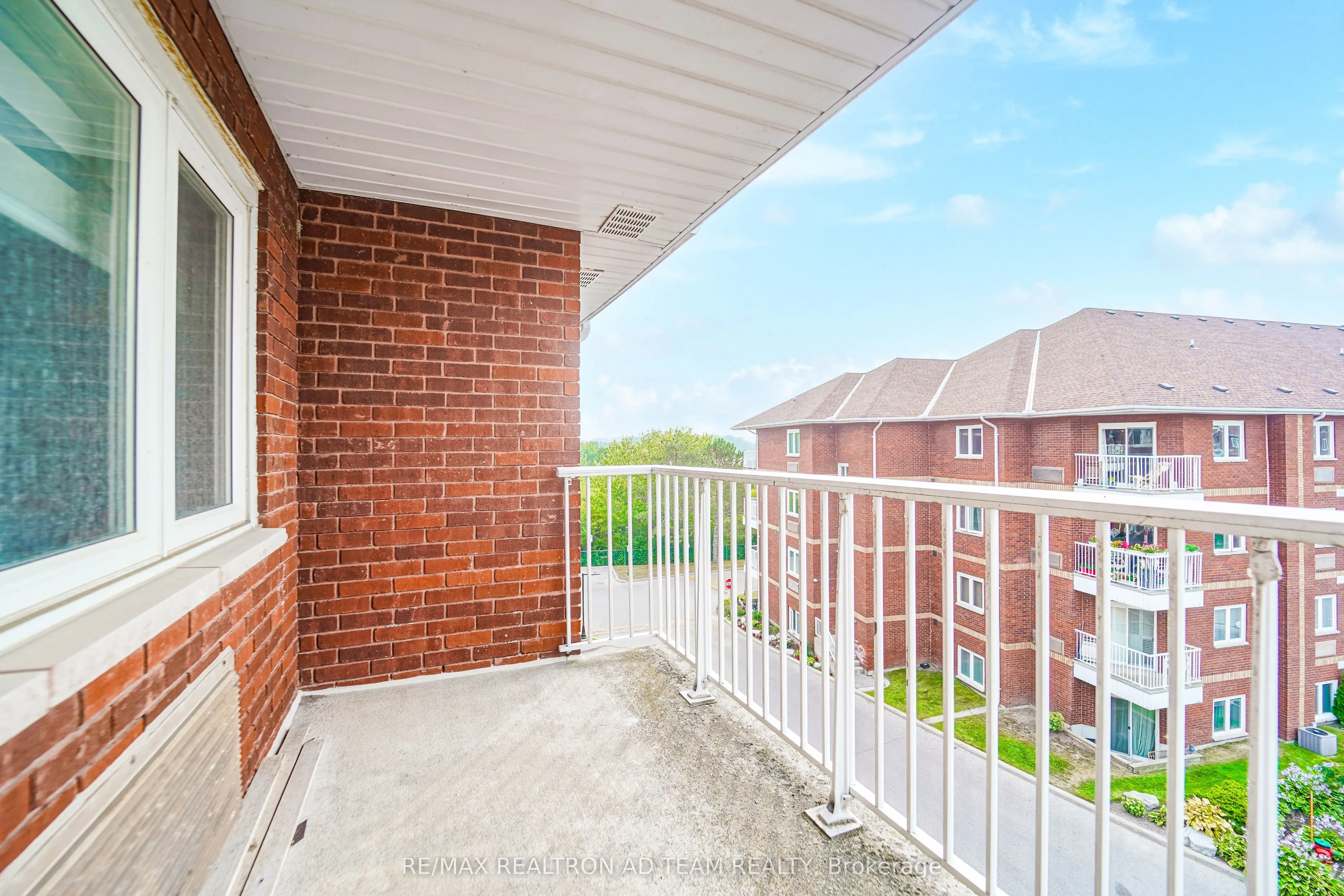 189 Lake Driveway W, #409