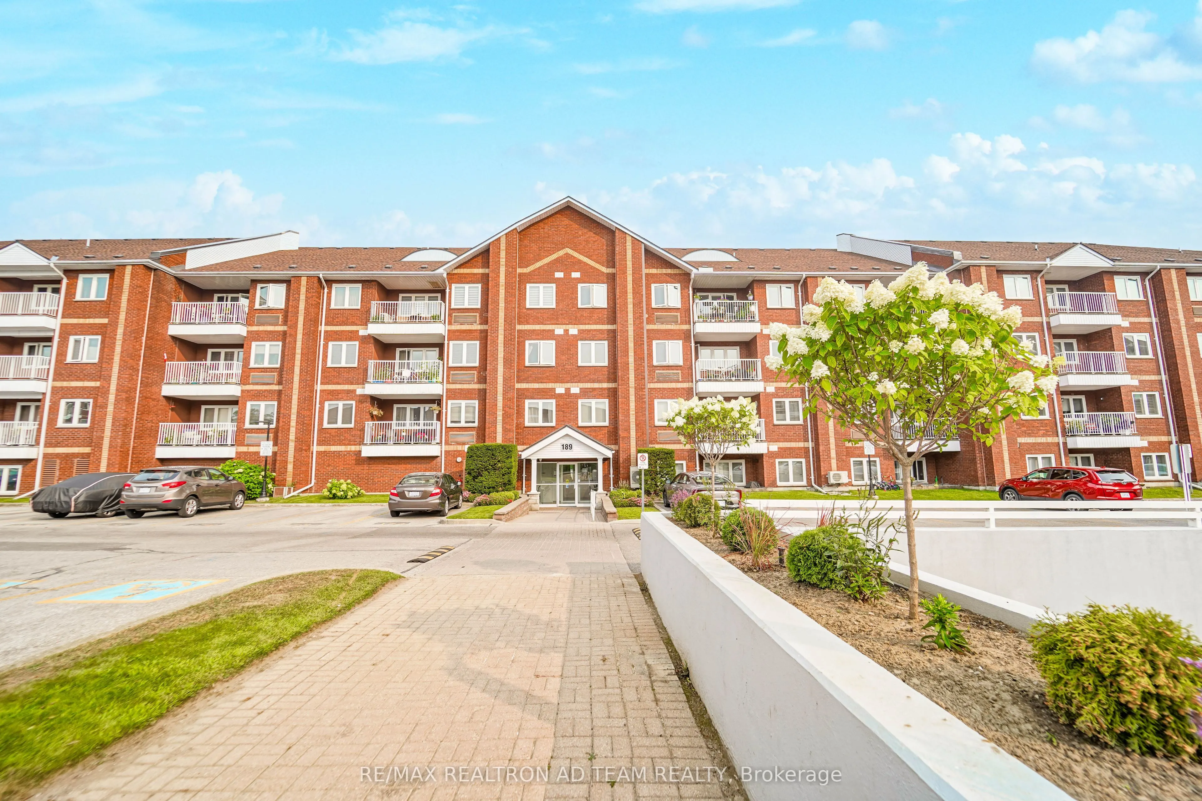 189 Lake Driveway W, #409