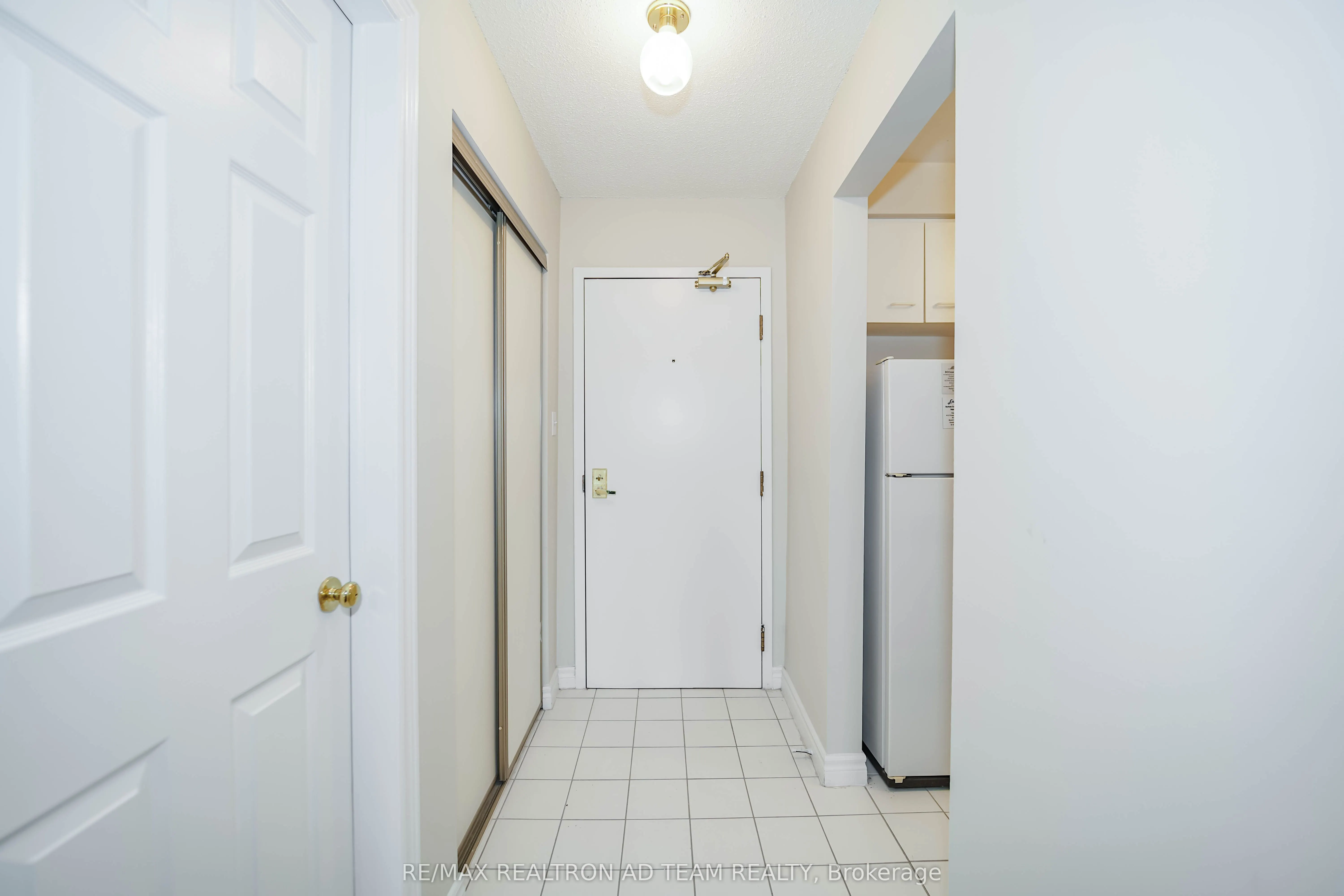 189 Lake Driveway W, #409
