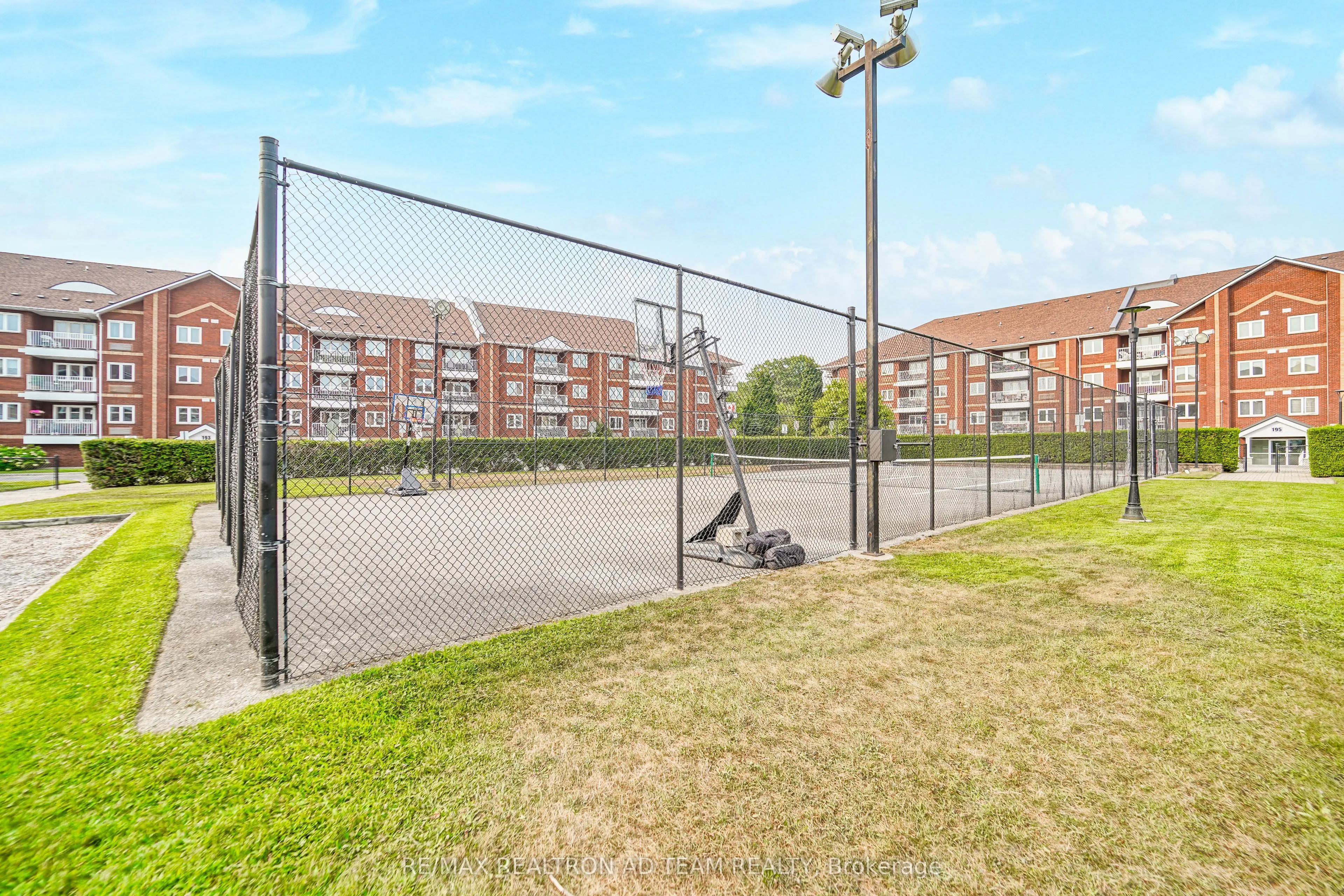 189 Lake Driveway W, #409