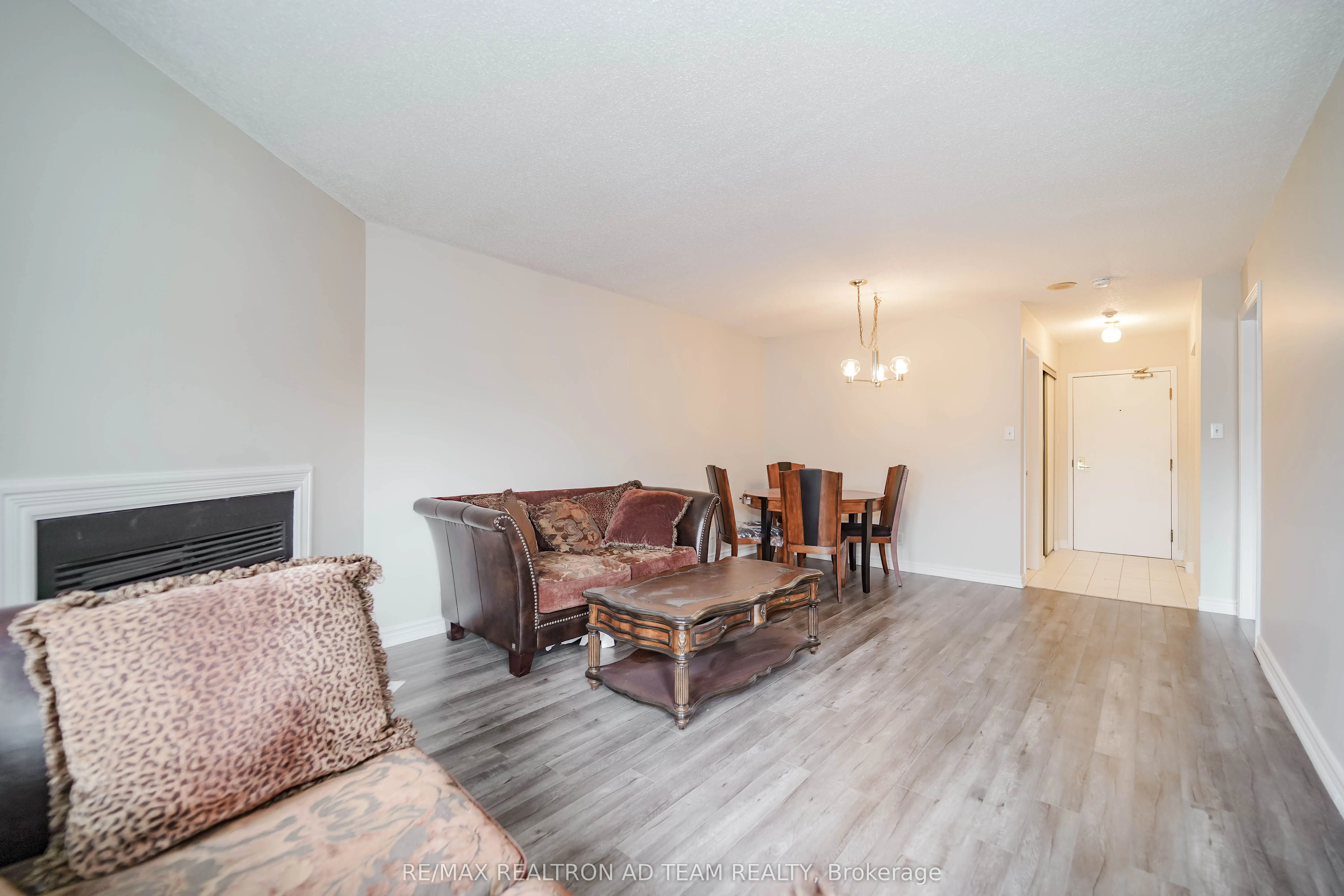 189 Lake Driveway W, #409