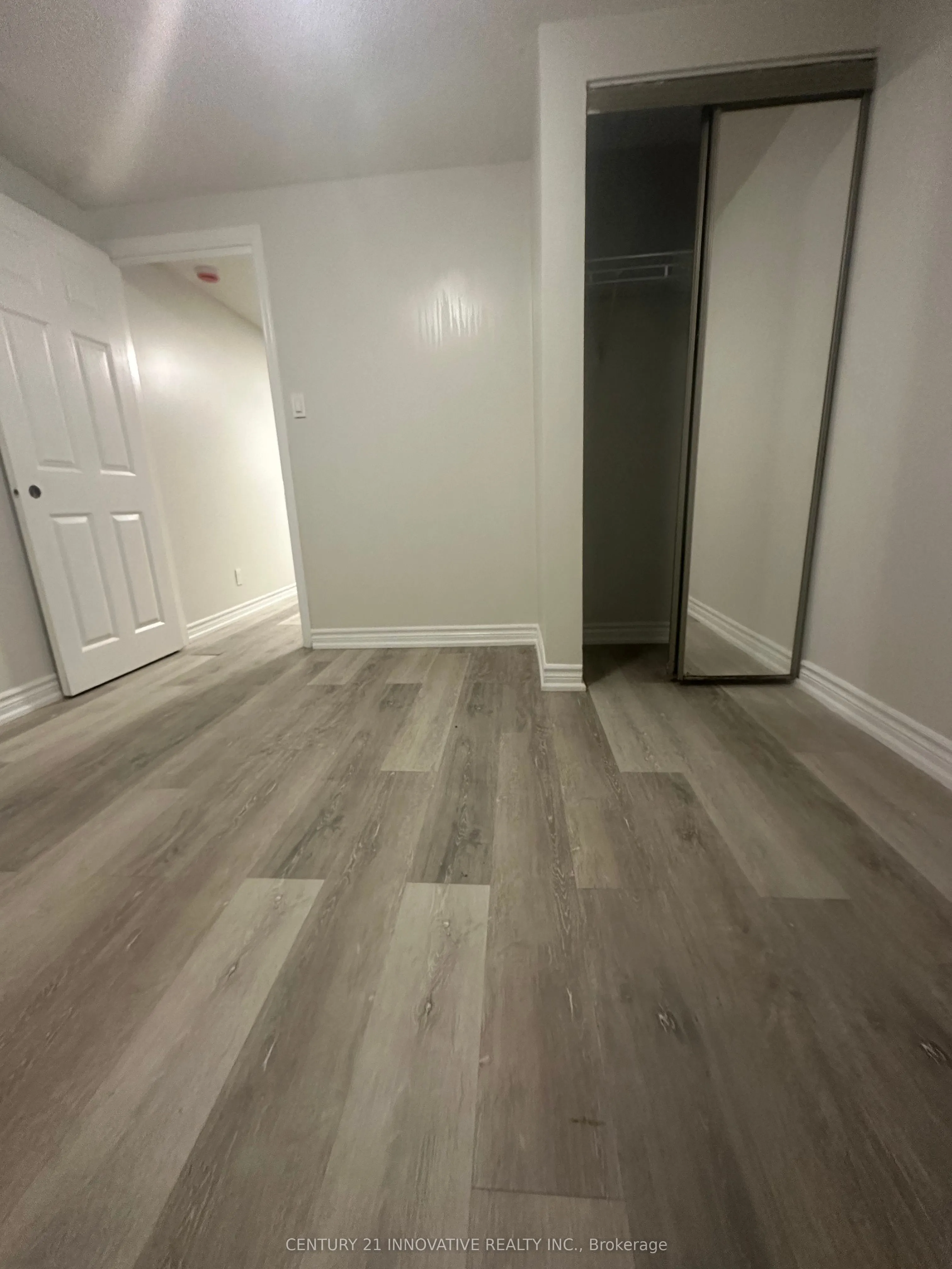 2398 Strathmore Crescent