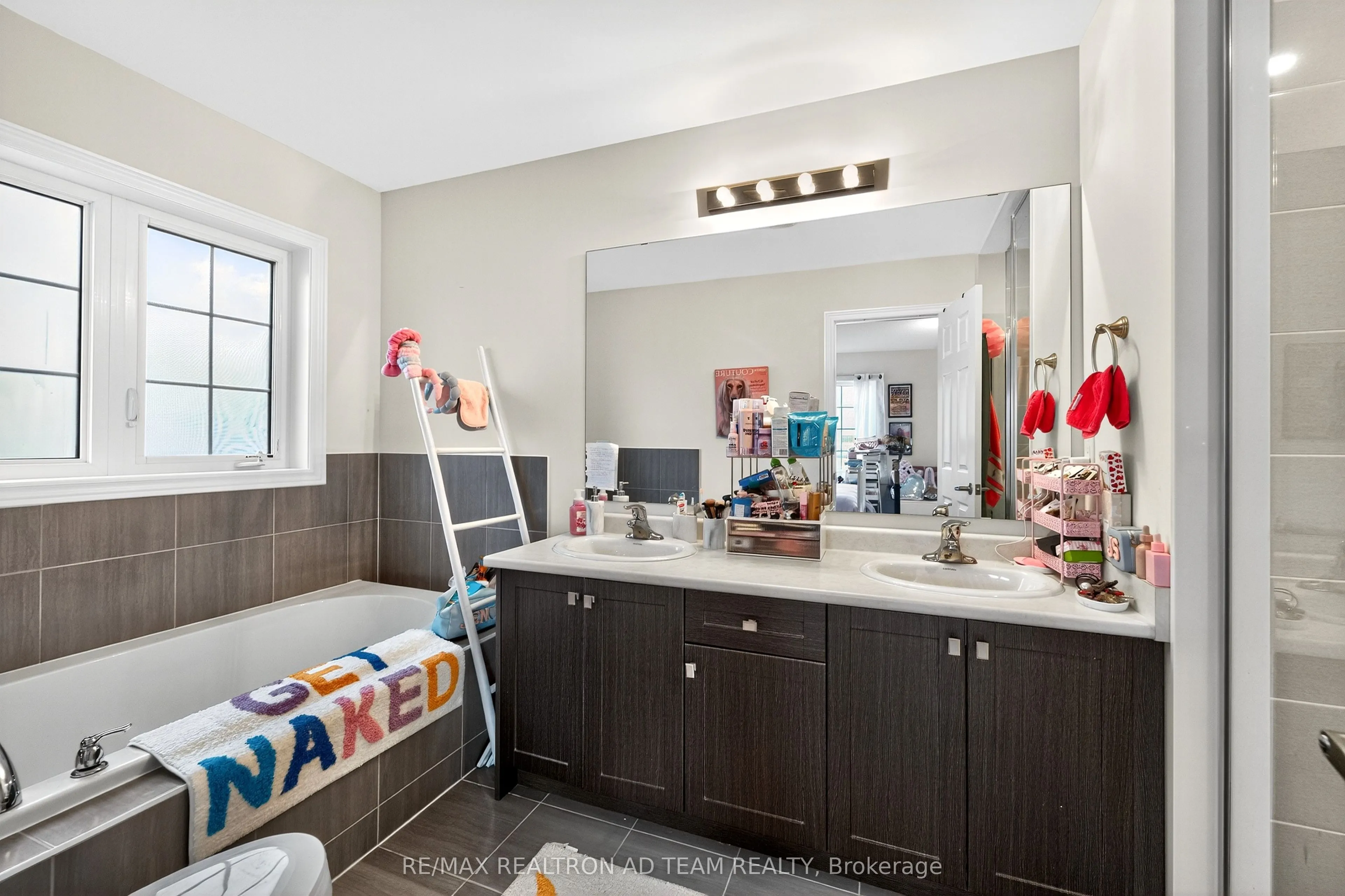 1153 Enchanted Crescent