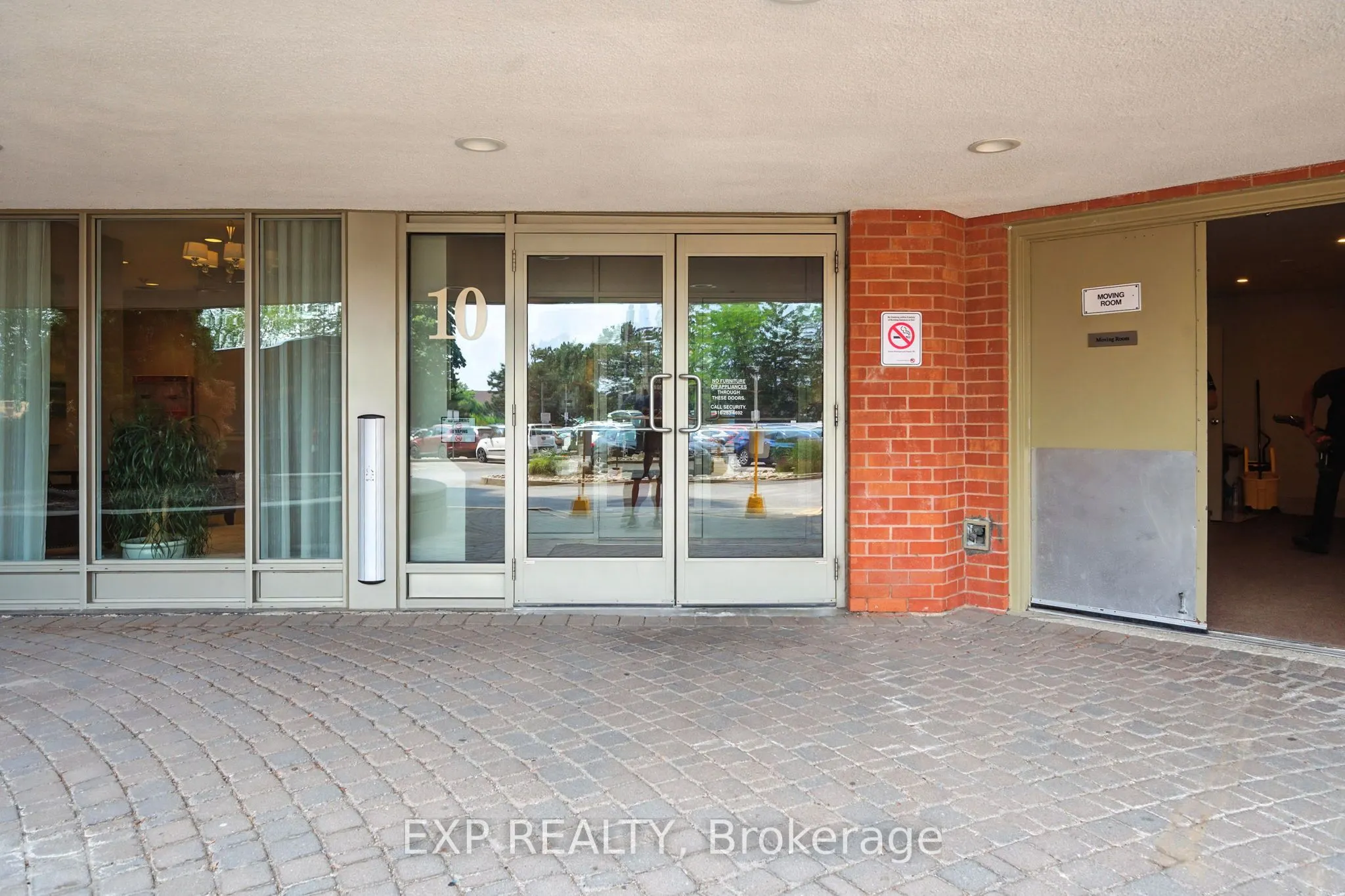 10 Dean Park Road, #1014