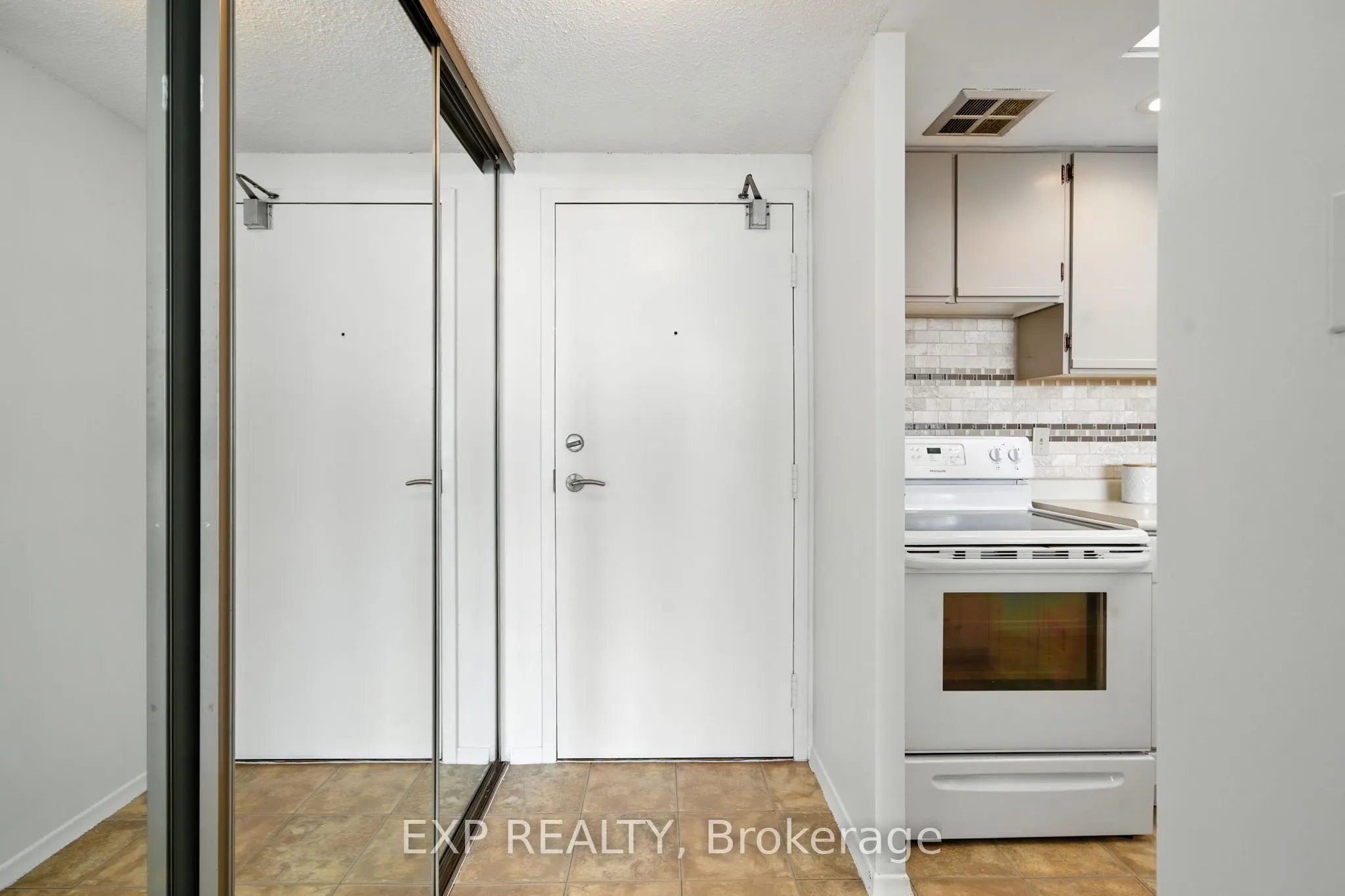 10 Dean Park Road, #1014