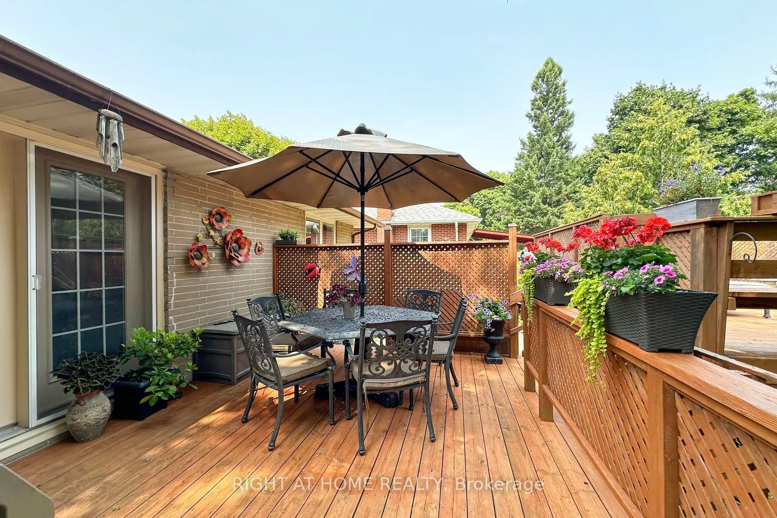 207 Hallett Avenue