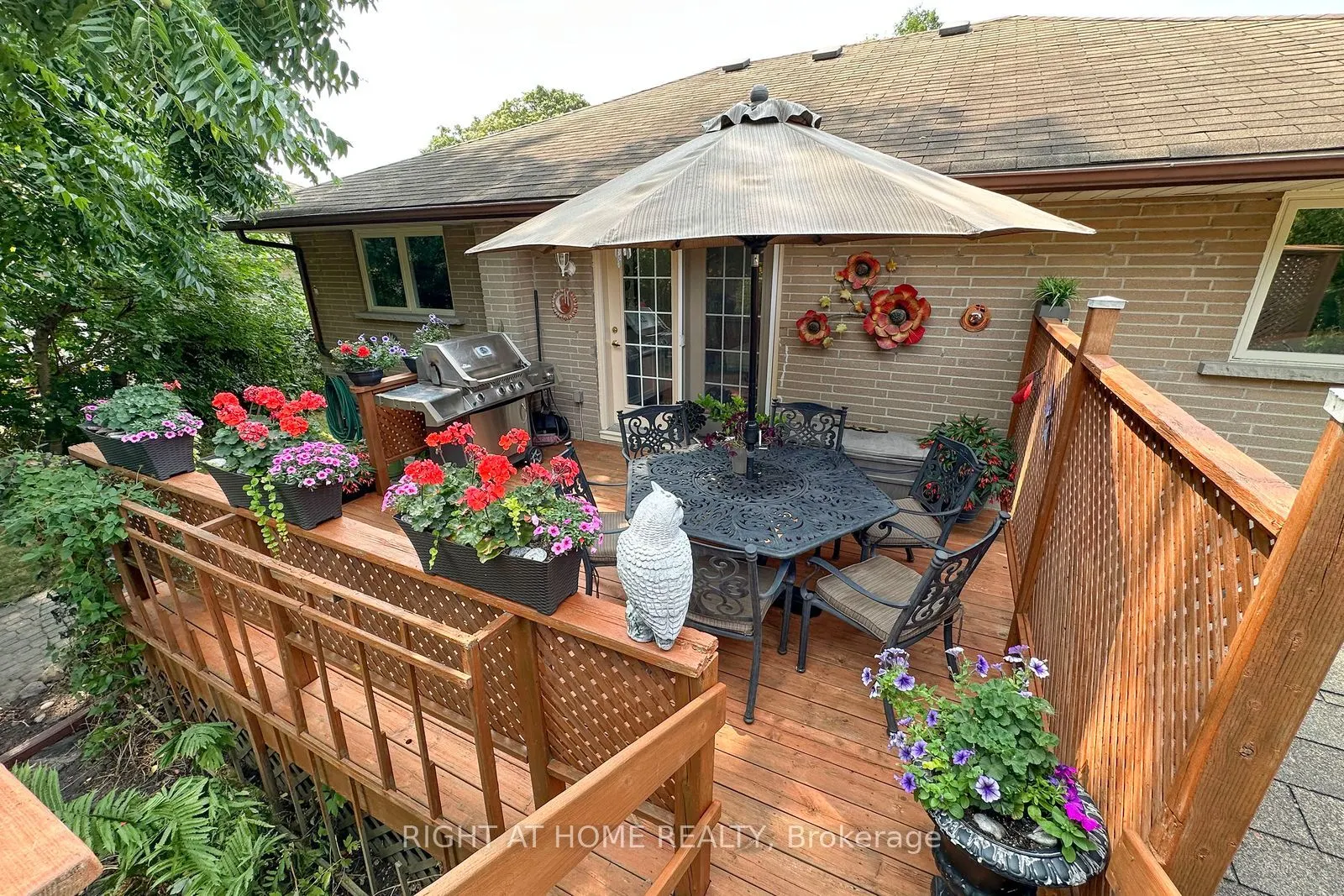 207 Hallett Avenue