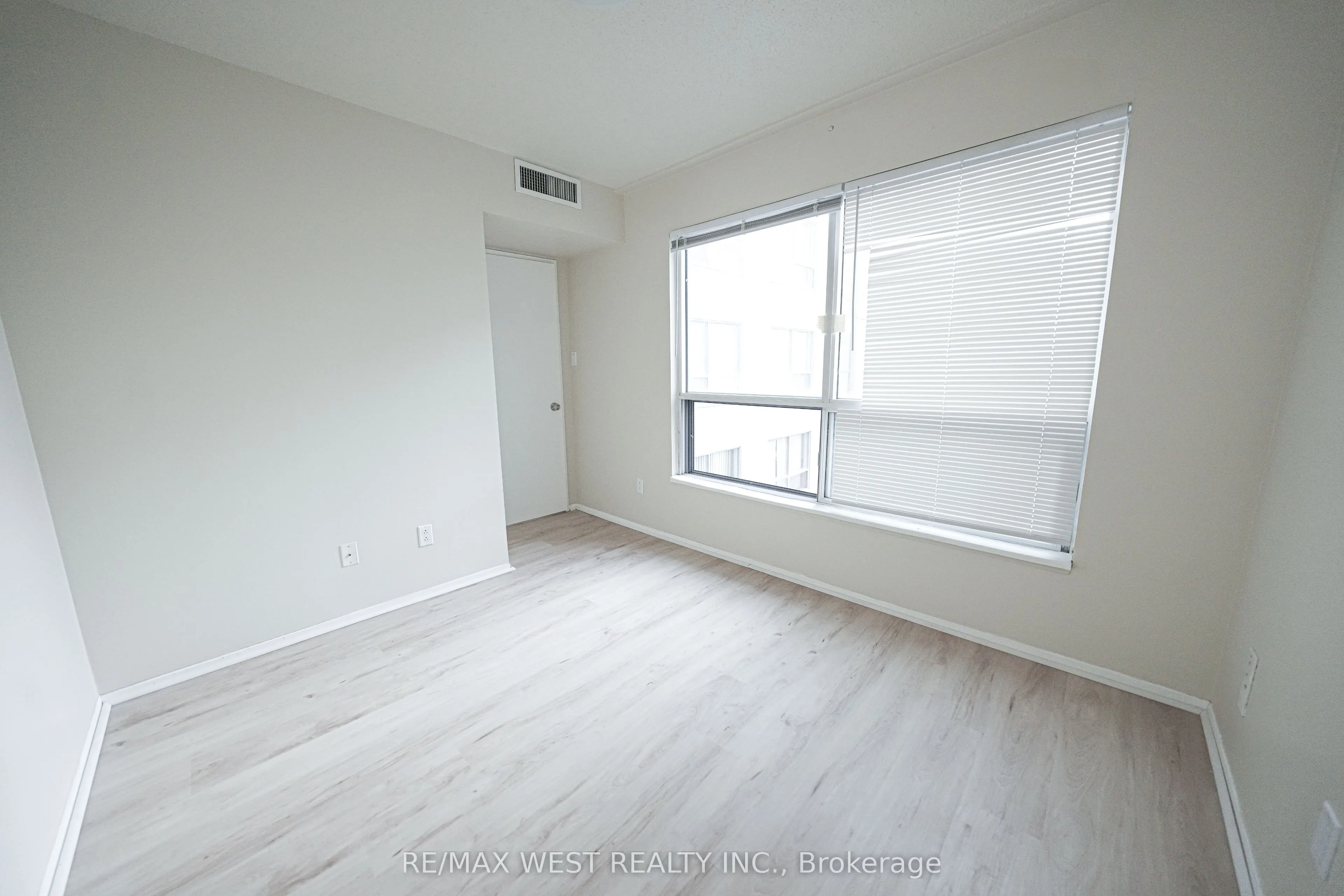 1470 Midland Avenue, #608