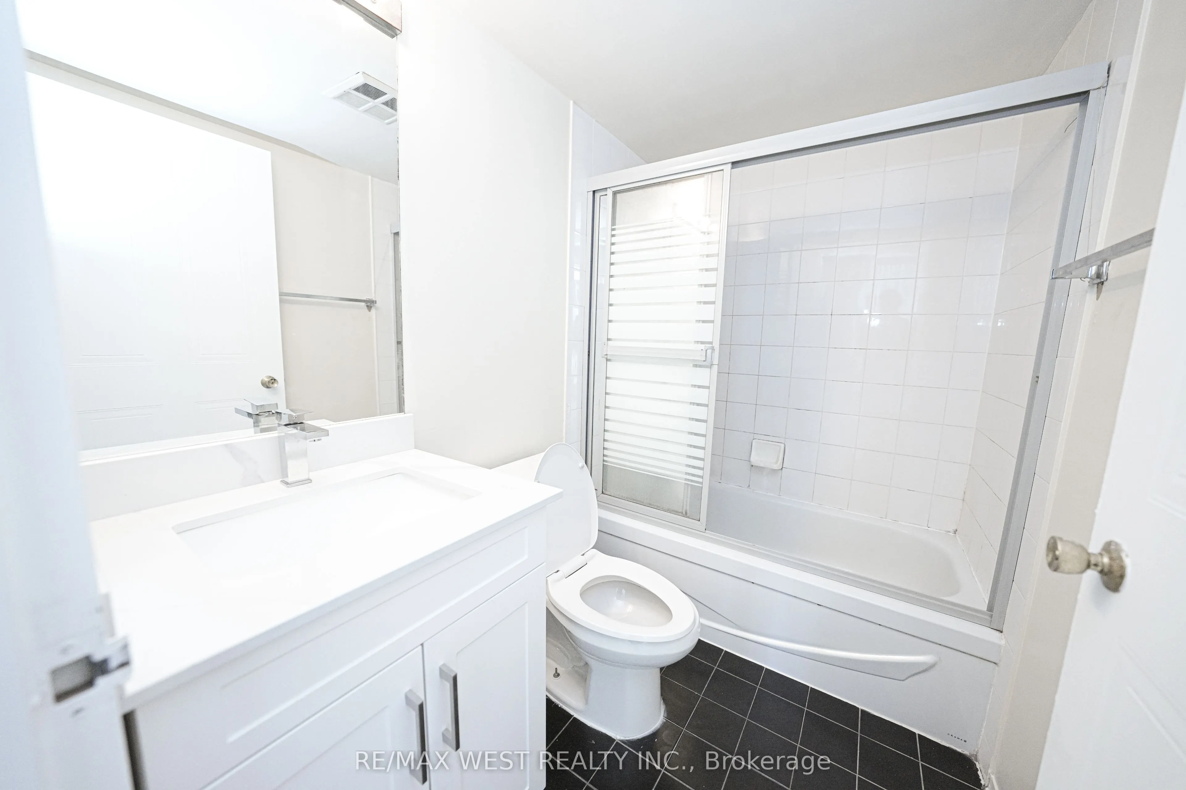 1470 Midland Avenue, #608