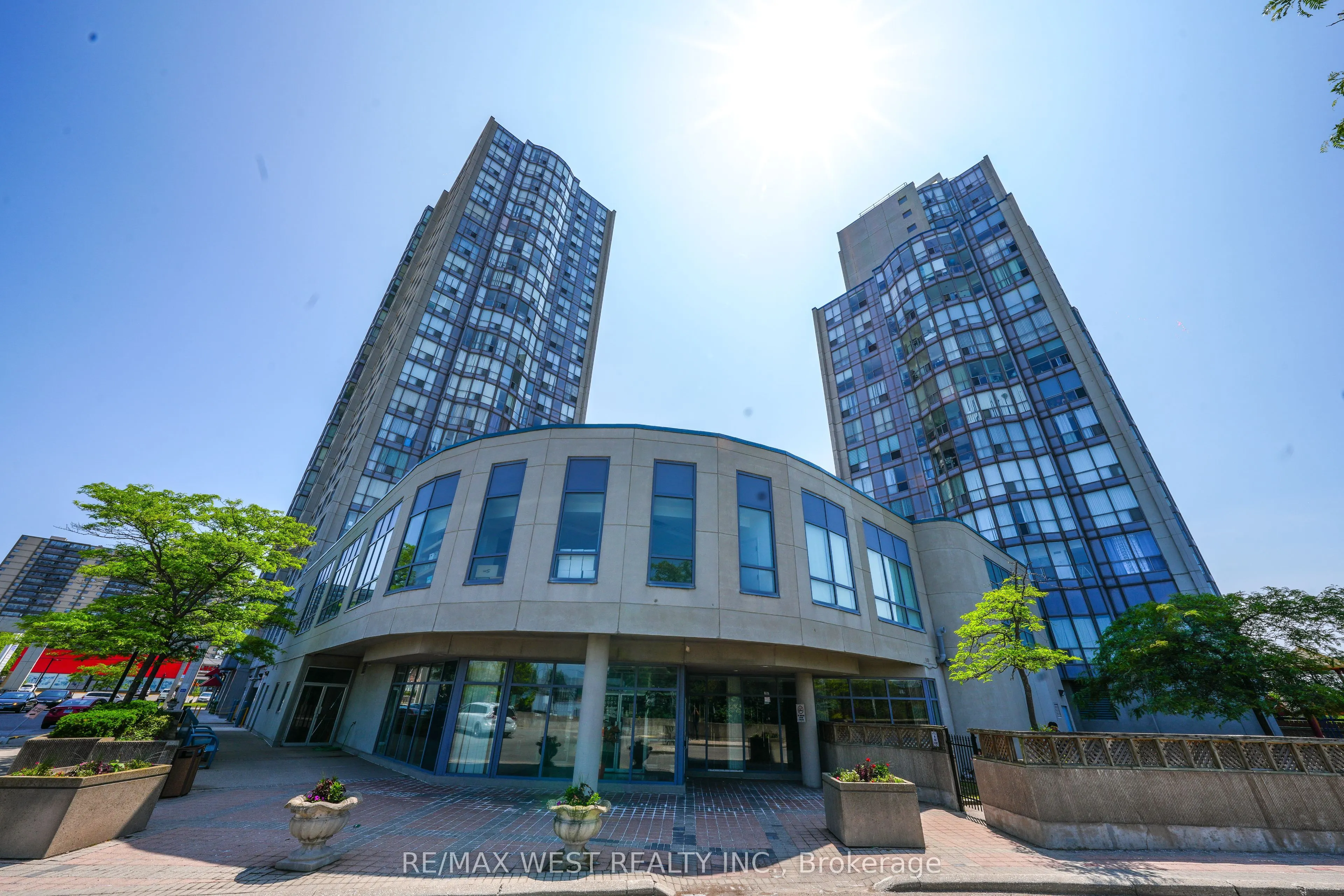 1470 Midland Avenue, #608