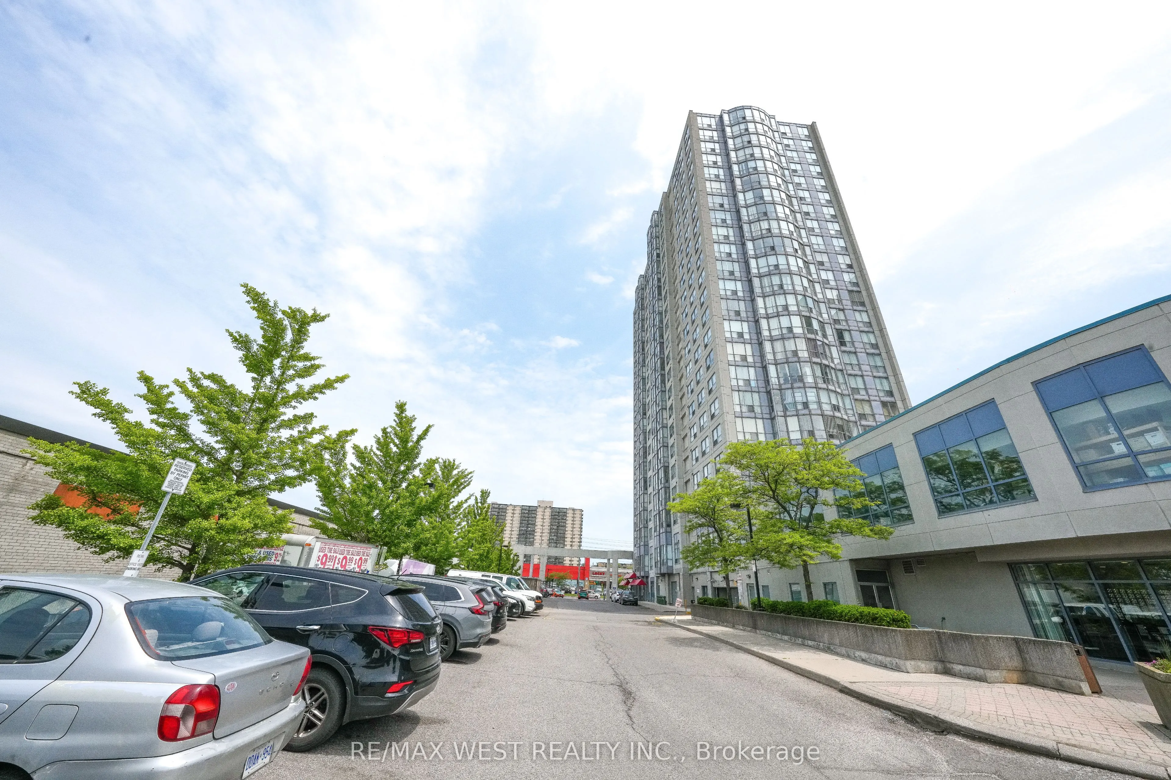 1470 Midland Avenue, #608
