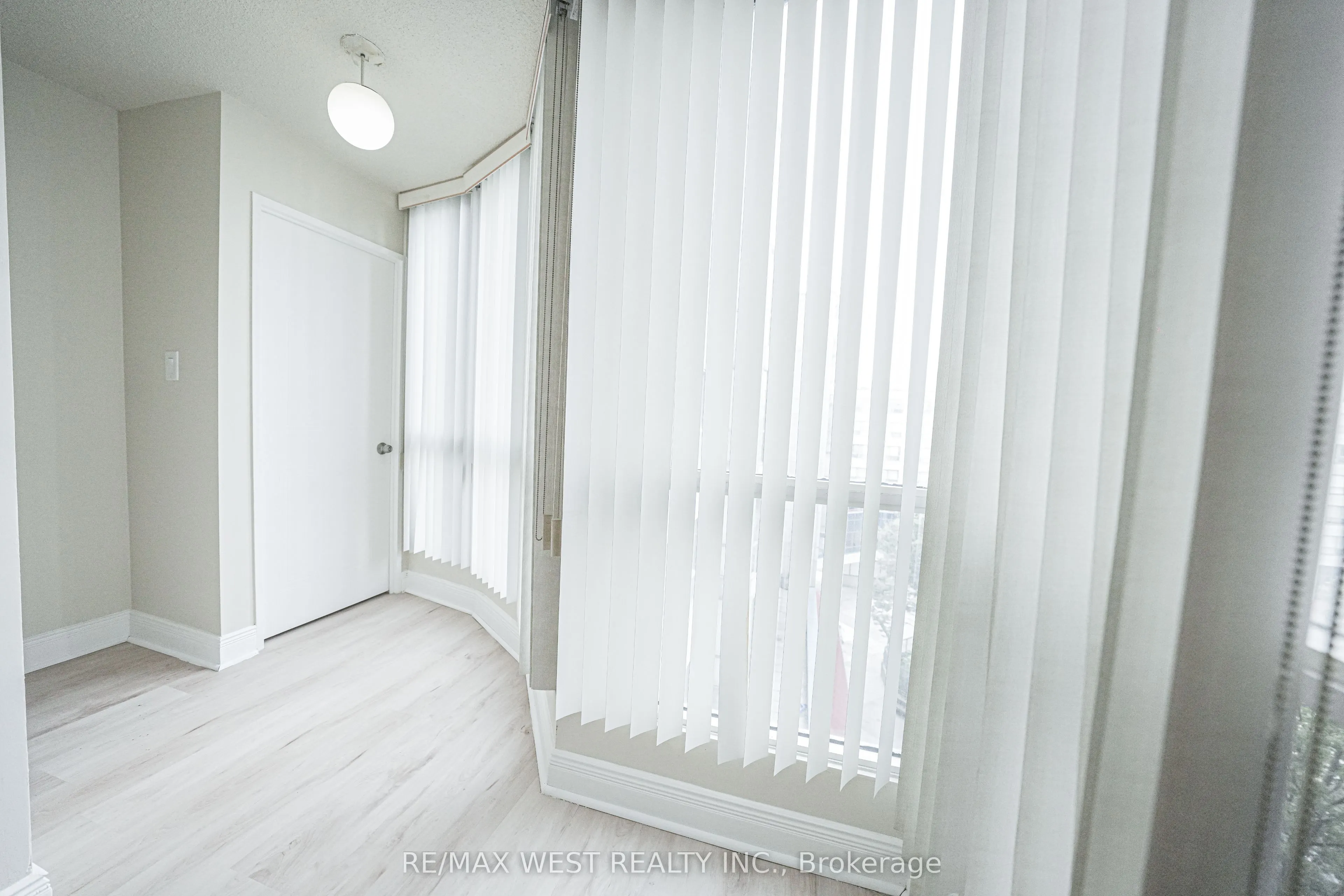 1470 Midland Avenue, #608