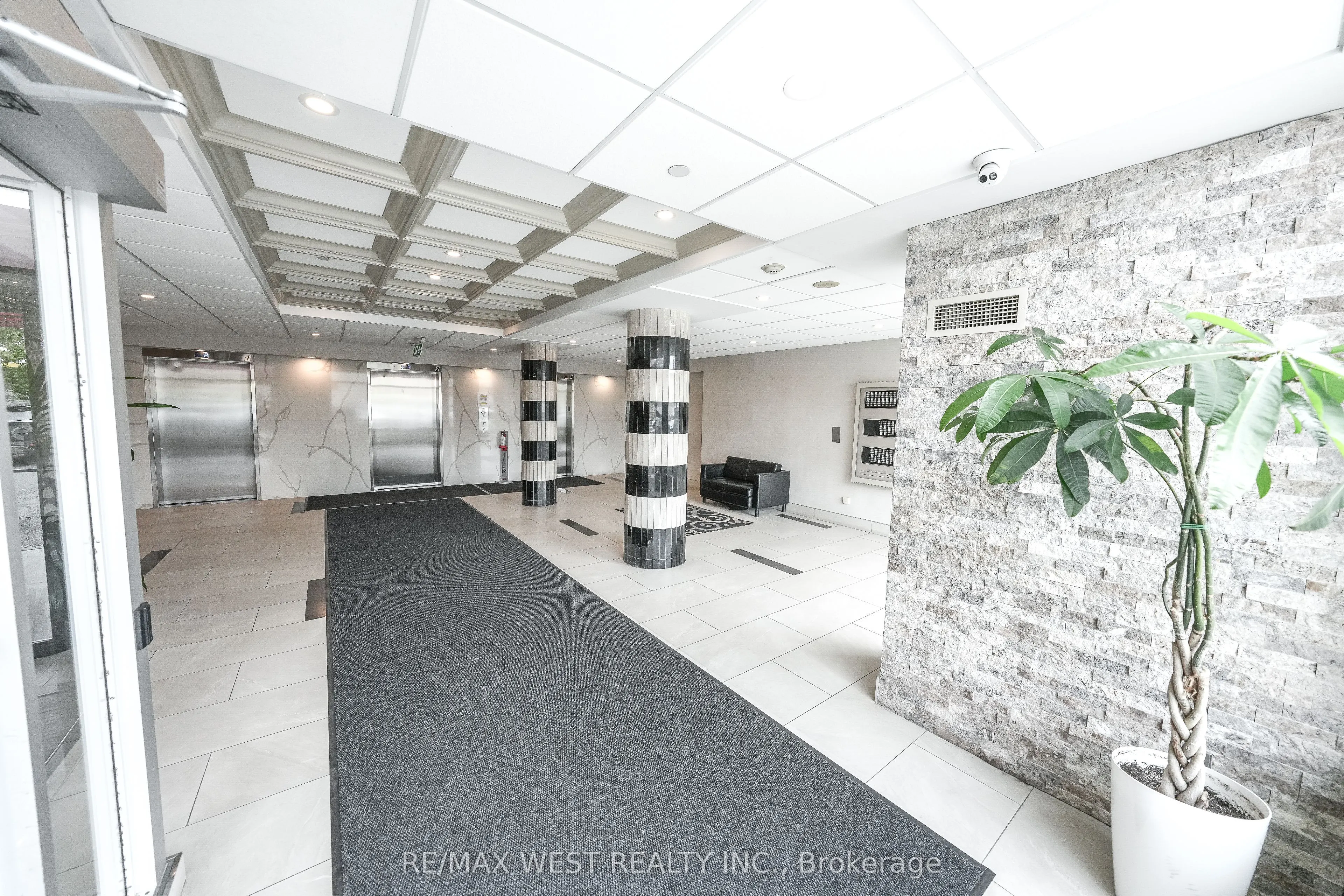 1470 Midland Avenue, #608