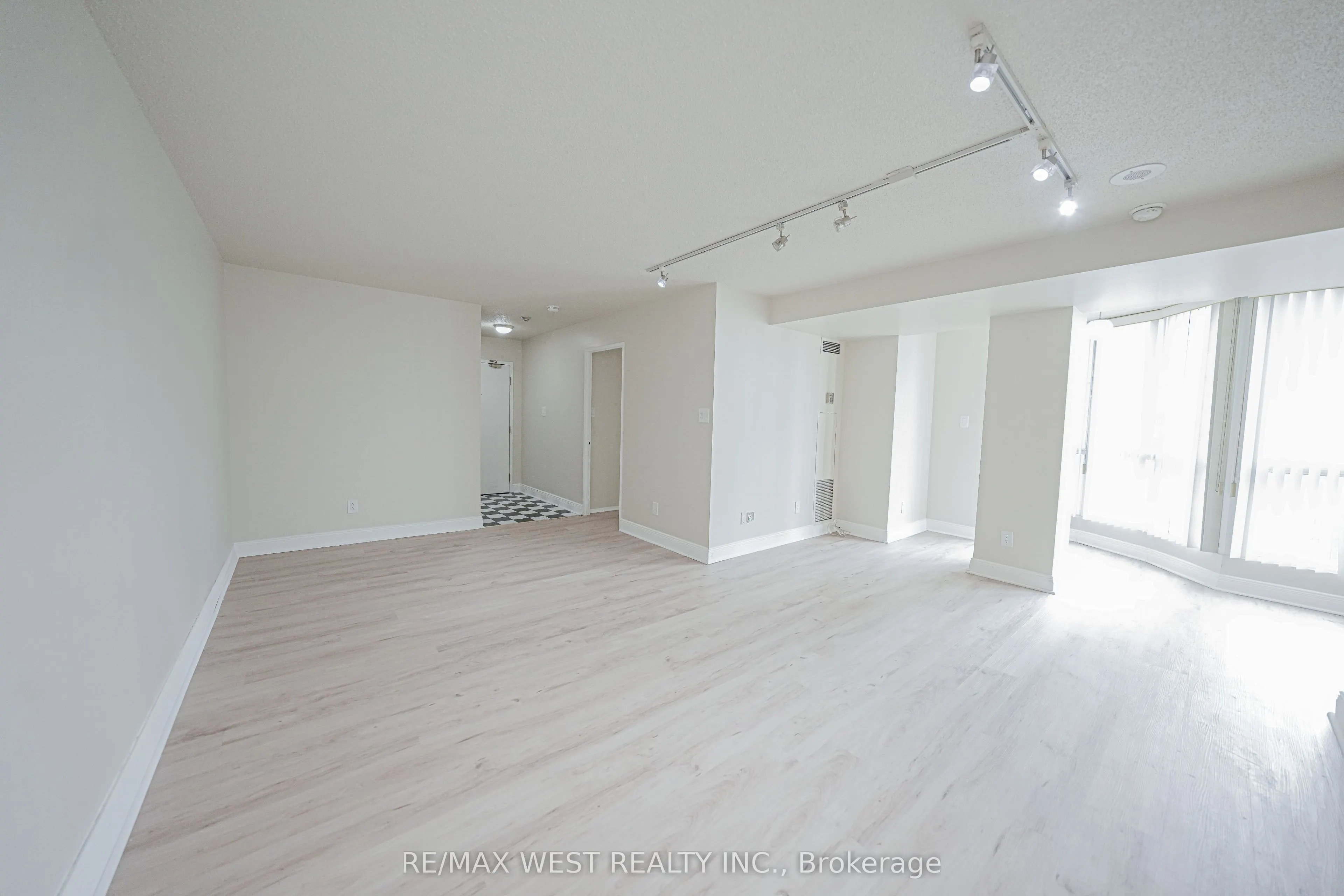1470 Midland Avenue, #608