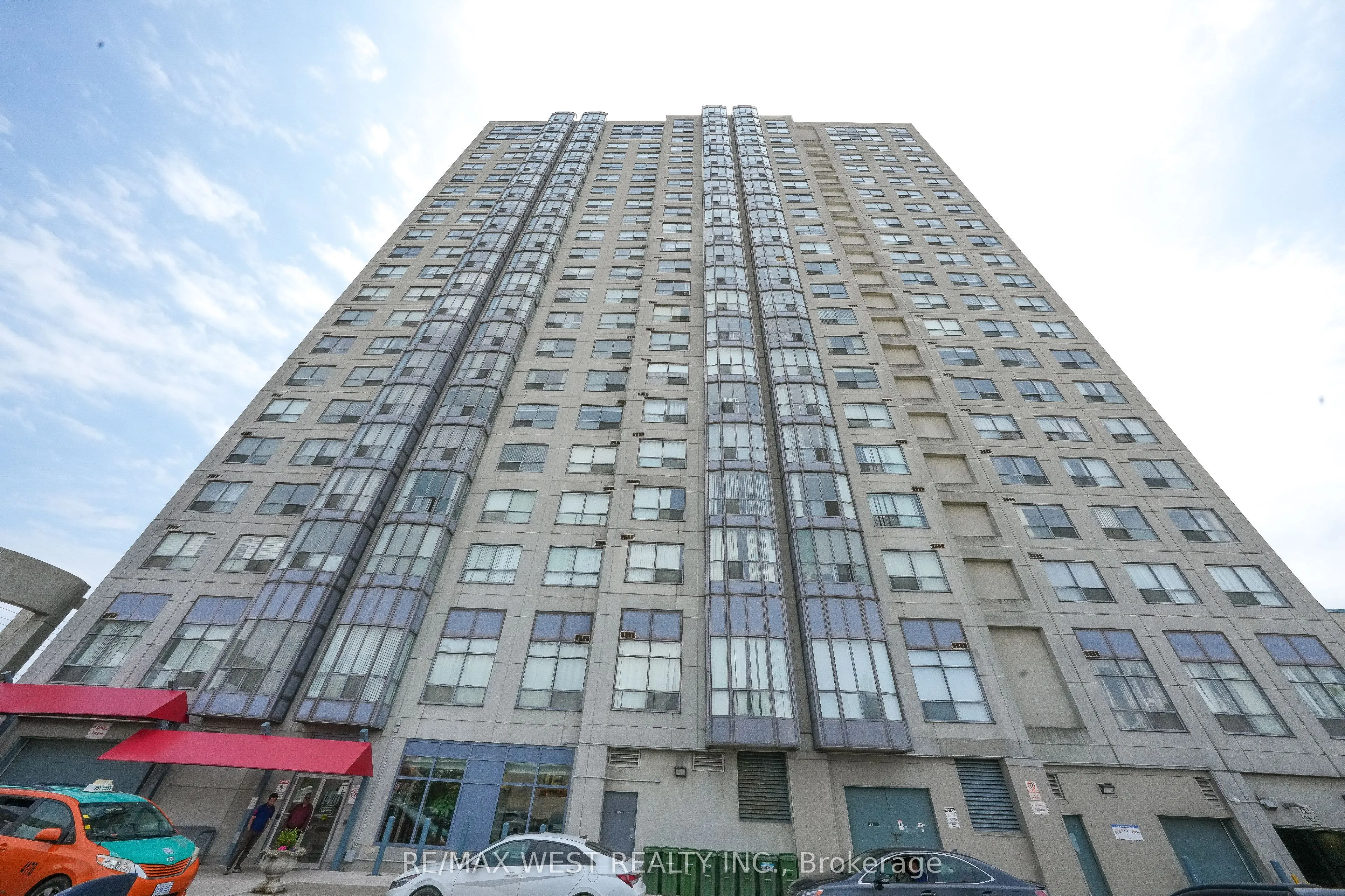 1470 Midland Avenue, #608