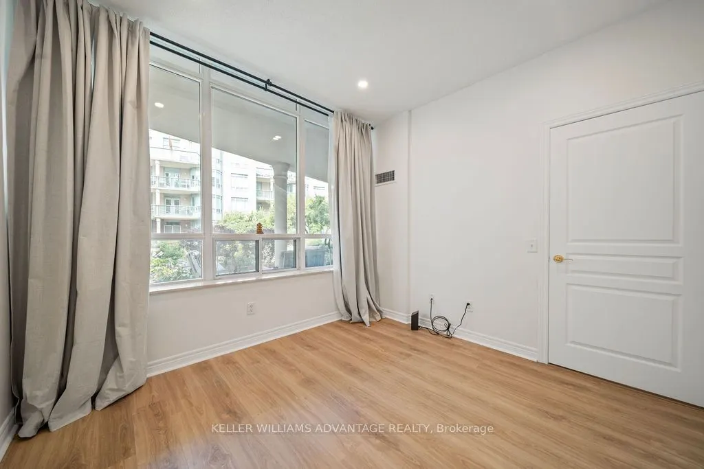 9 Boardwalk Drive, #111