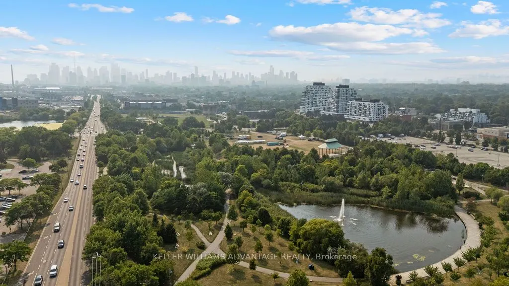 9 Boardwalk Drive, #111