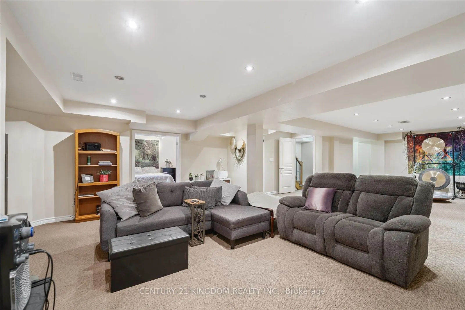1839 Holbrook Court