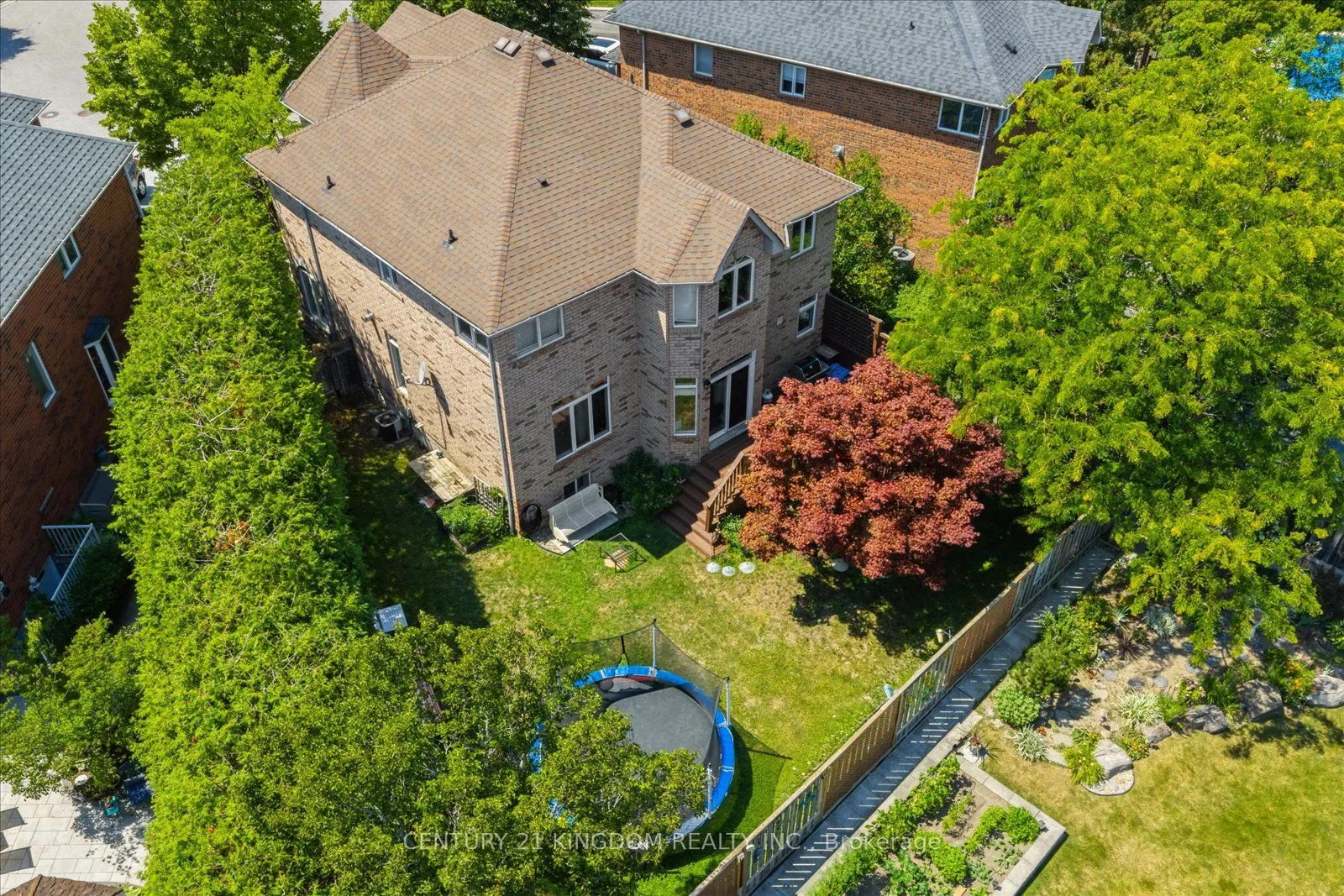 1839 Holbrook Court